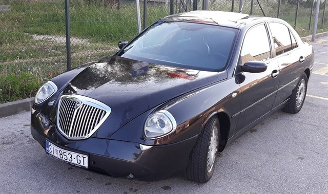 Lancia thesis v6 image