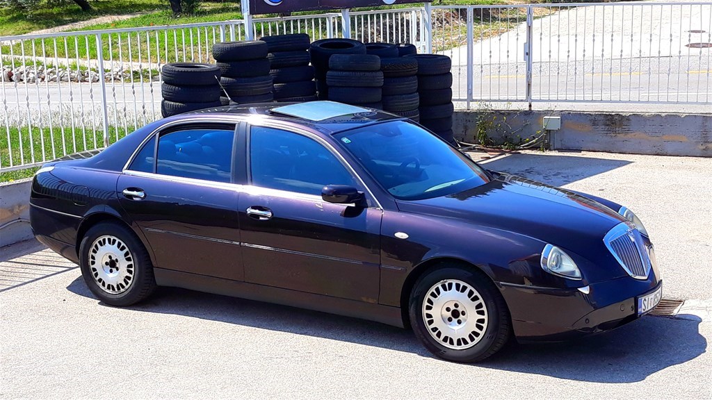 Lancia stratos price picture