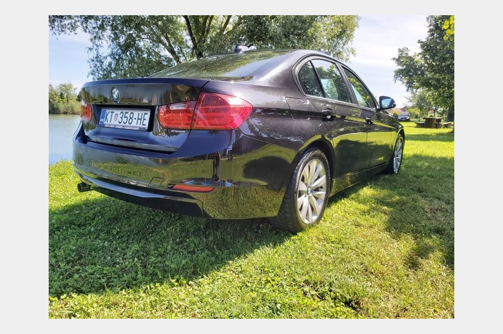 BMW serija 3 F30 2.0d..2013 god**IZVRSNO STANJE** INDEX