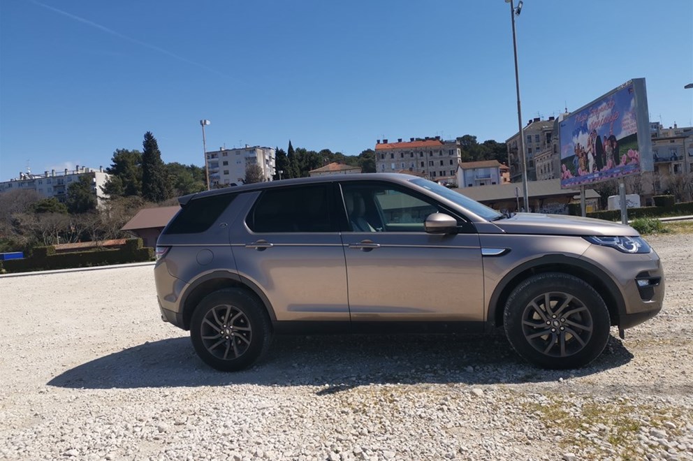 Land Rover Discovery Sport 2.0 180 HSE INDEX OGLASI