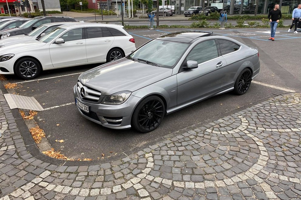MercedesBenz Cklasa Coupe 2.2 cdi INDEX OGLASI