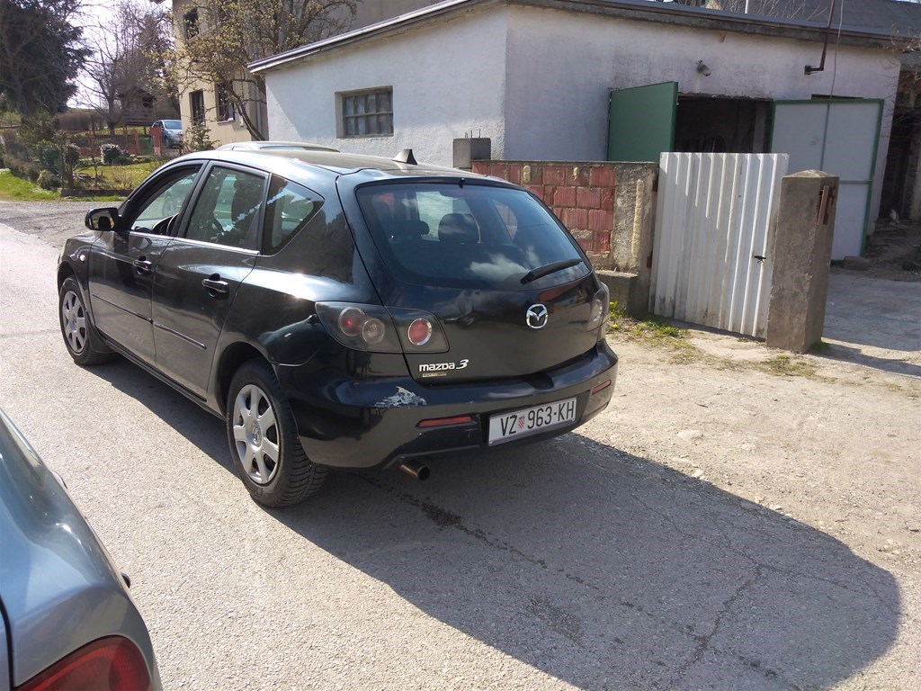 Mazda 3 1,4 benzin 16v, 2007god NE PALI INDEX OGLASI