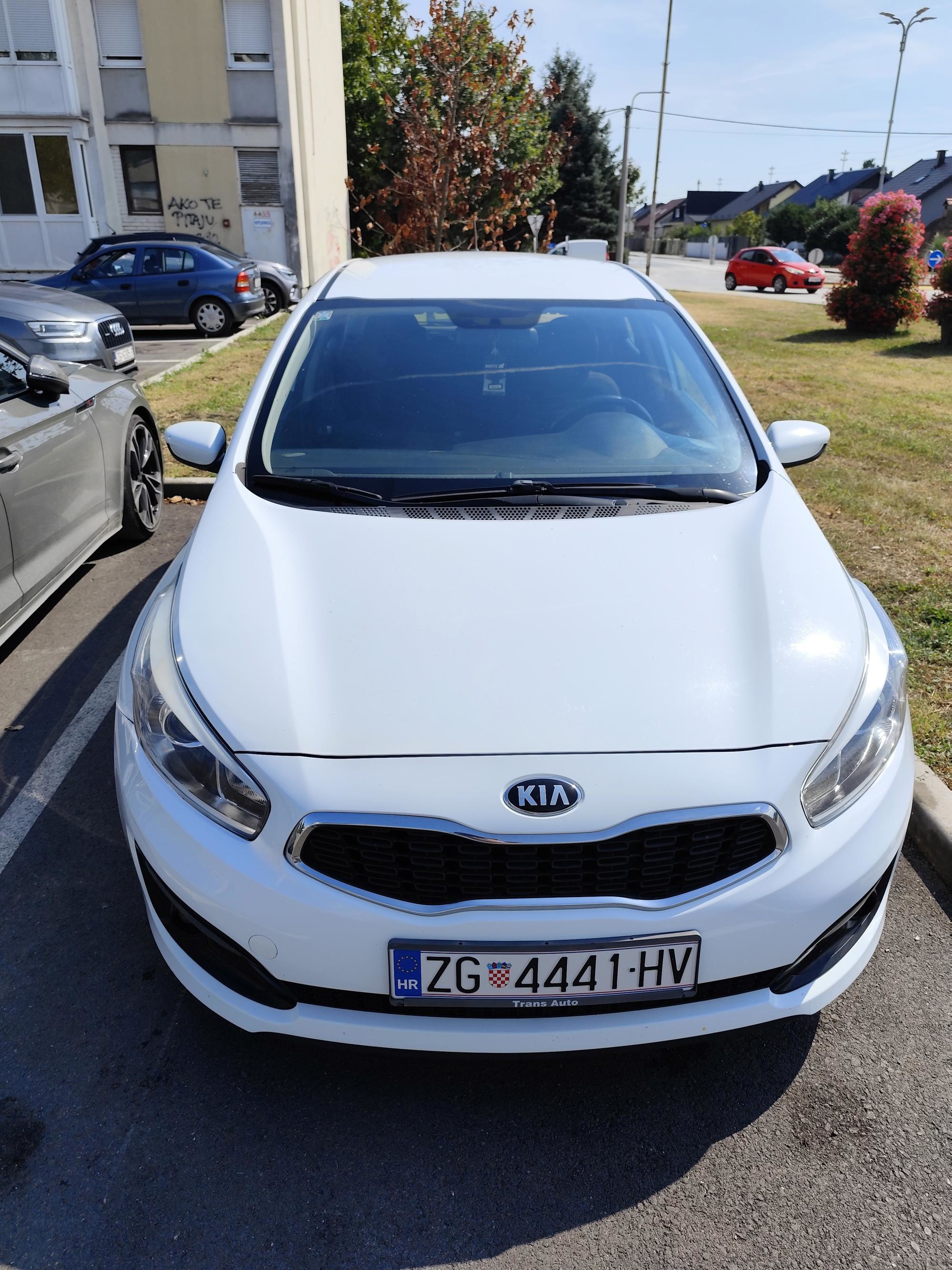Prodajem kia ceed 1.4 CRDi, PRILIKA!, fotografija 3