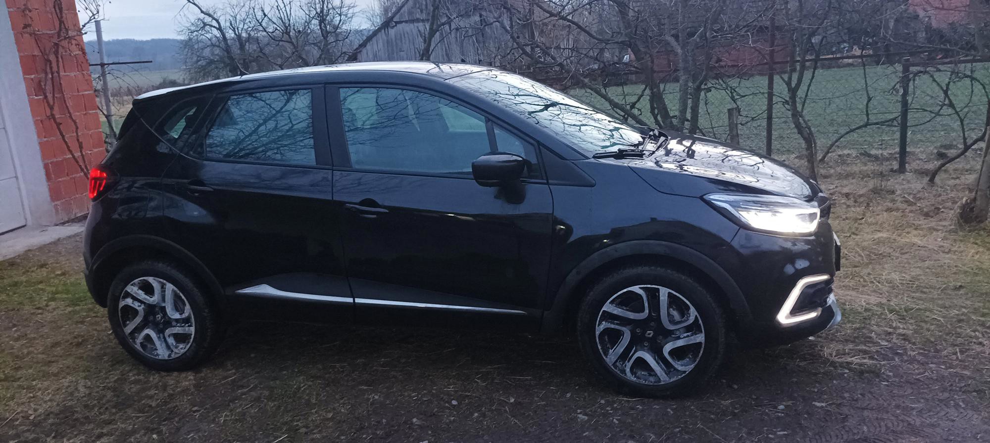 Renault Captur 1.5 DCi 110ks- 6 BRZINA, LED, KAM, ANDRIOD, fotografija 9