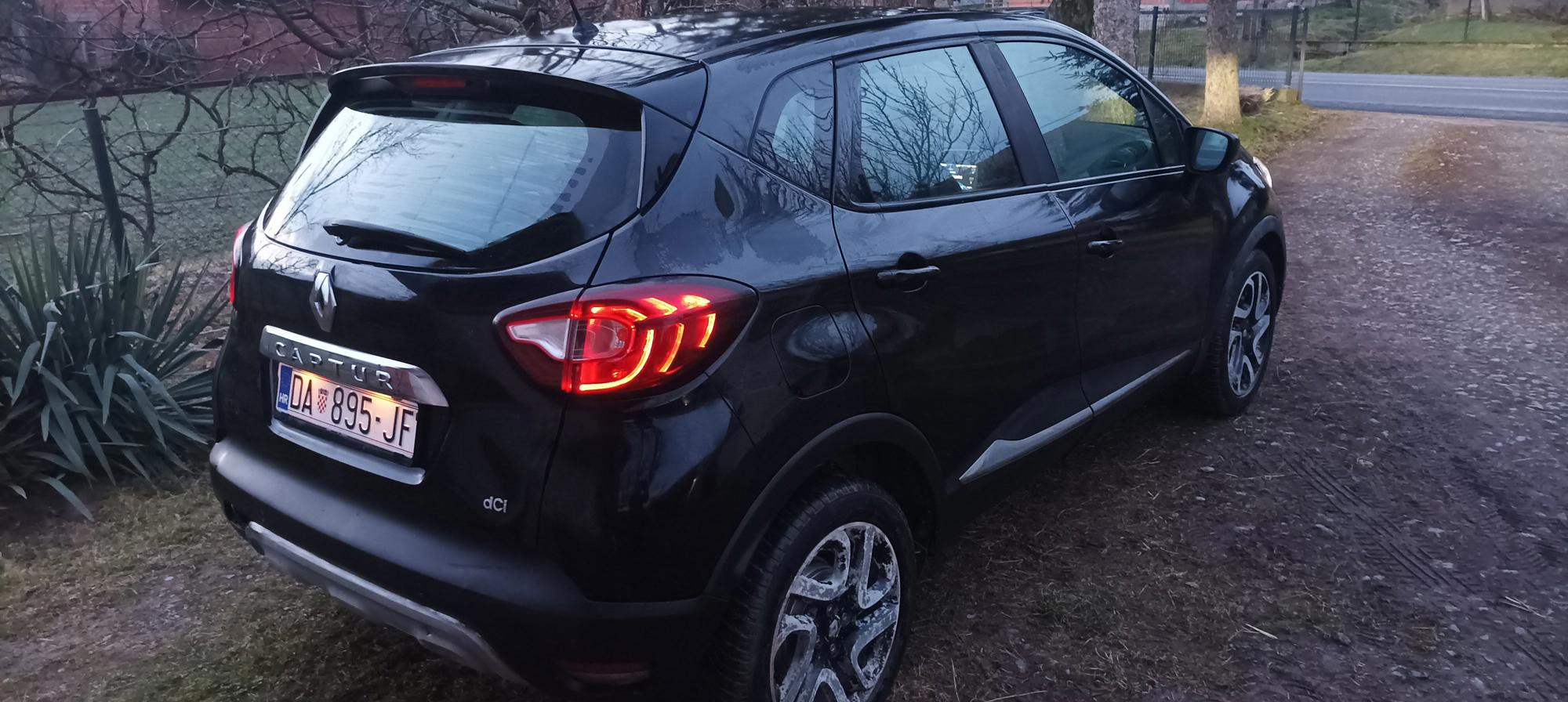 Renault Captur 1.5 DCi 110ks- 6 BRZINA, LED, KAM, ANDRIOD, fotografija 8