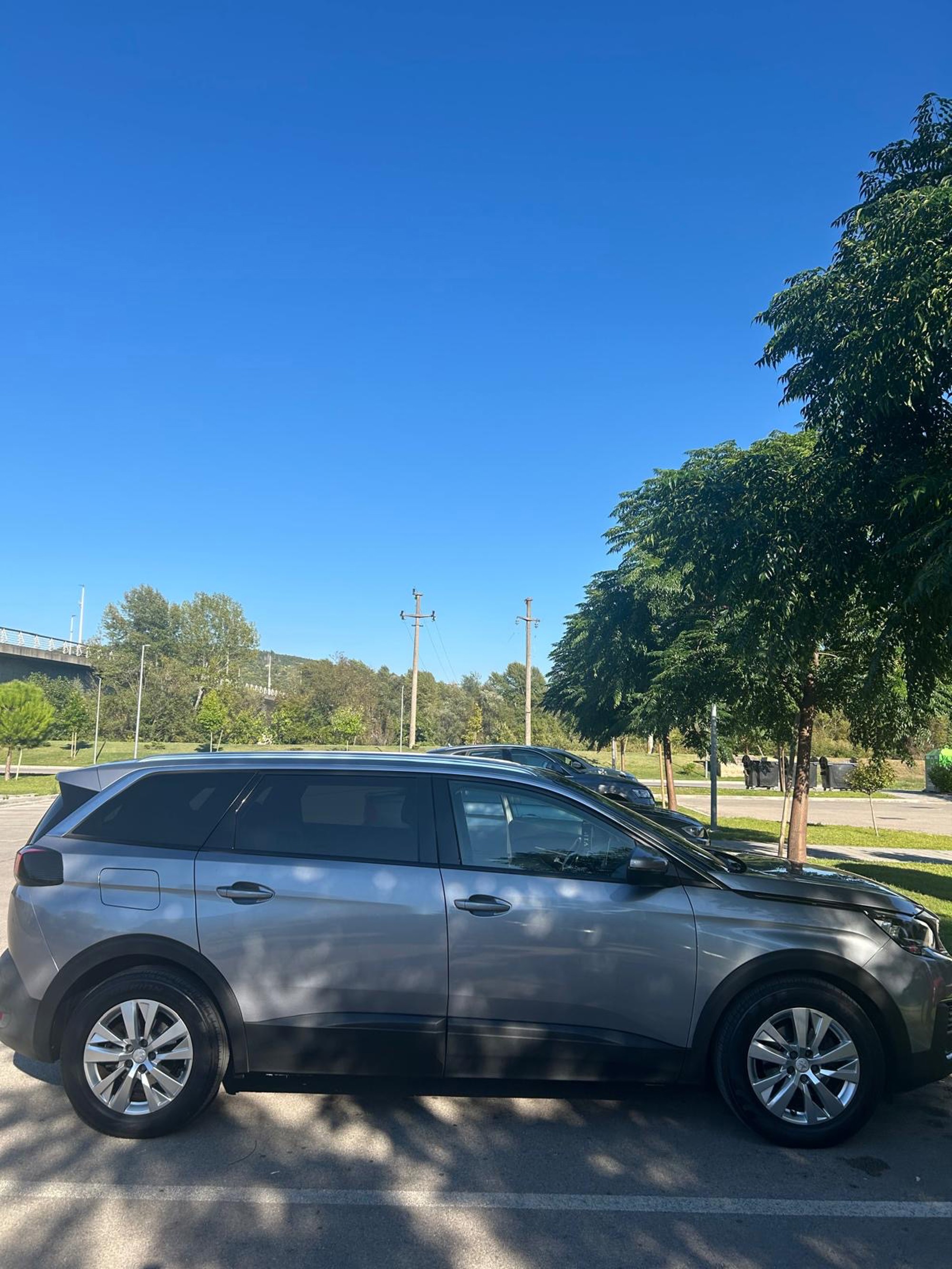 : Peugeot 5008 1.5 BlueHDi (2018) – Prostran obiteljski SUV, uredno održavan, fotografija 4