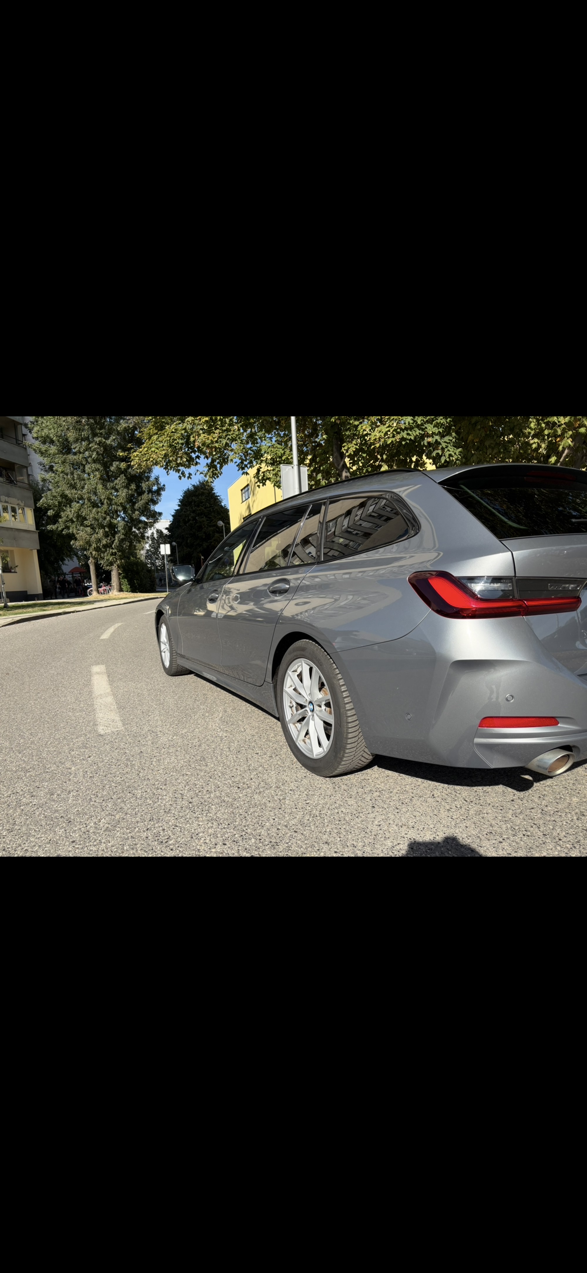 Bmw 318i touring 2024, fotografija 3