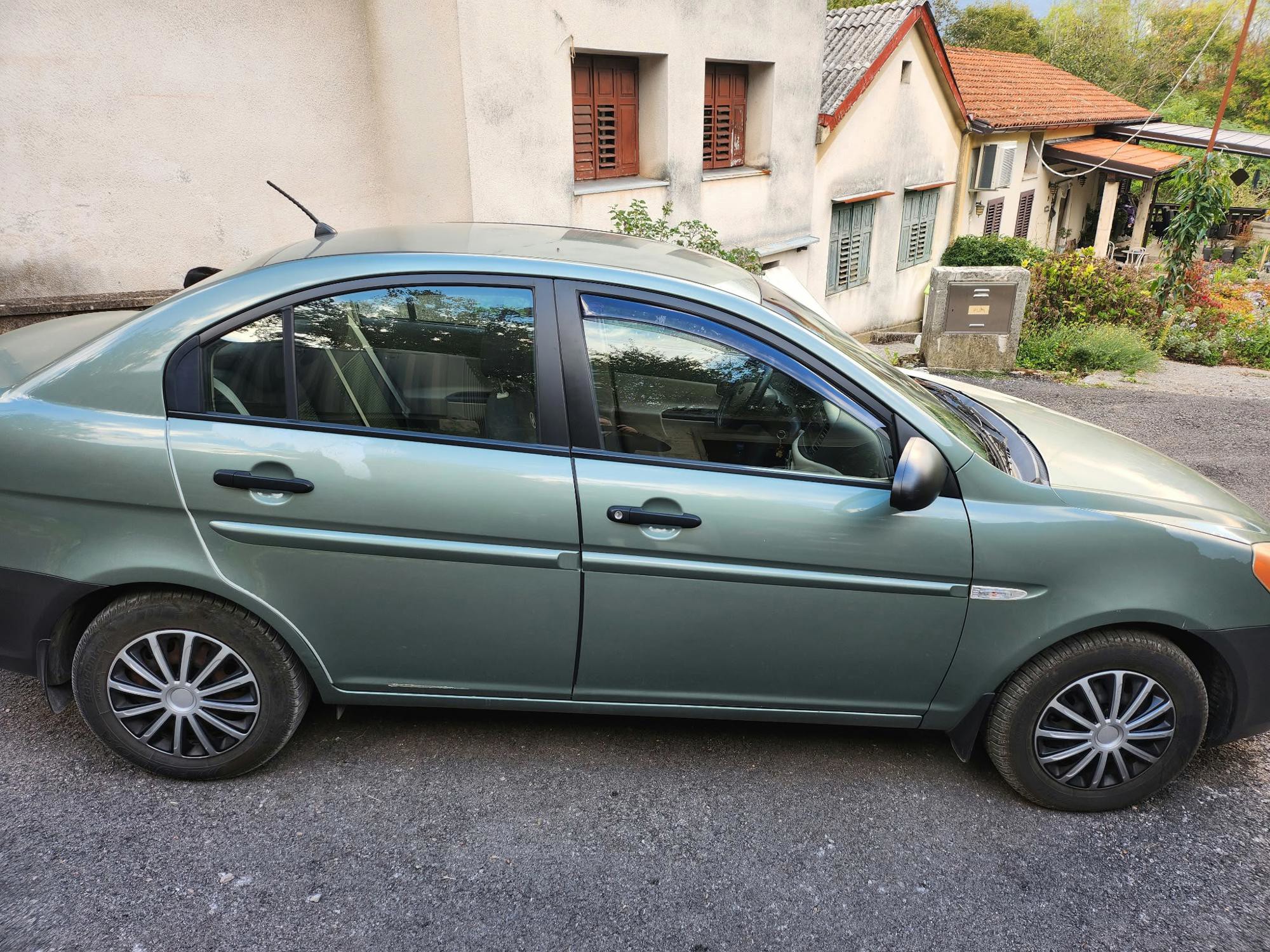 Hyundai accent, fotografija 5