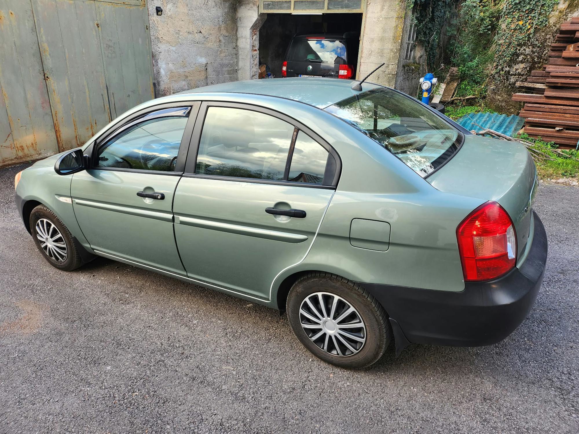 Hyundai accent, fotografija 4