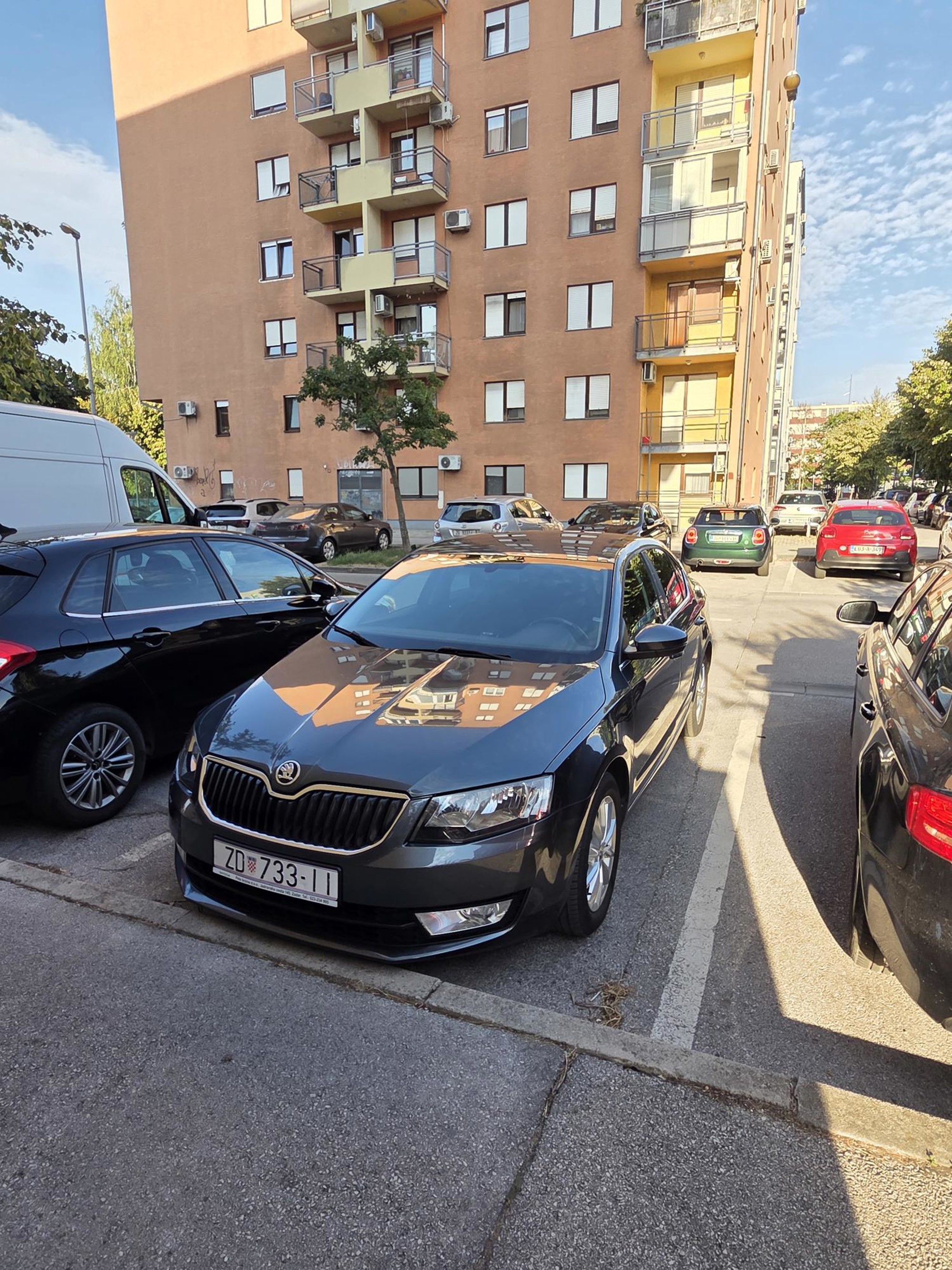 Skoda octavia 1.6 TDI, prvi vlasnik, 2015, 152300km, pogled izvana - slika 2
