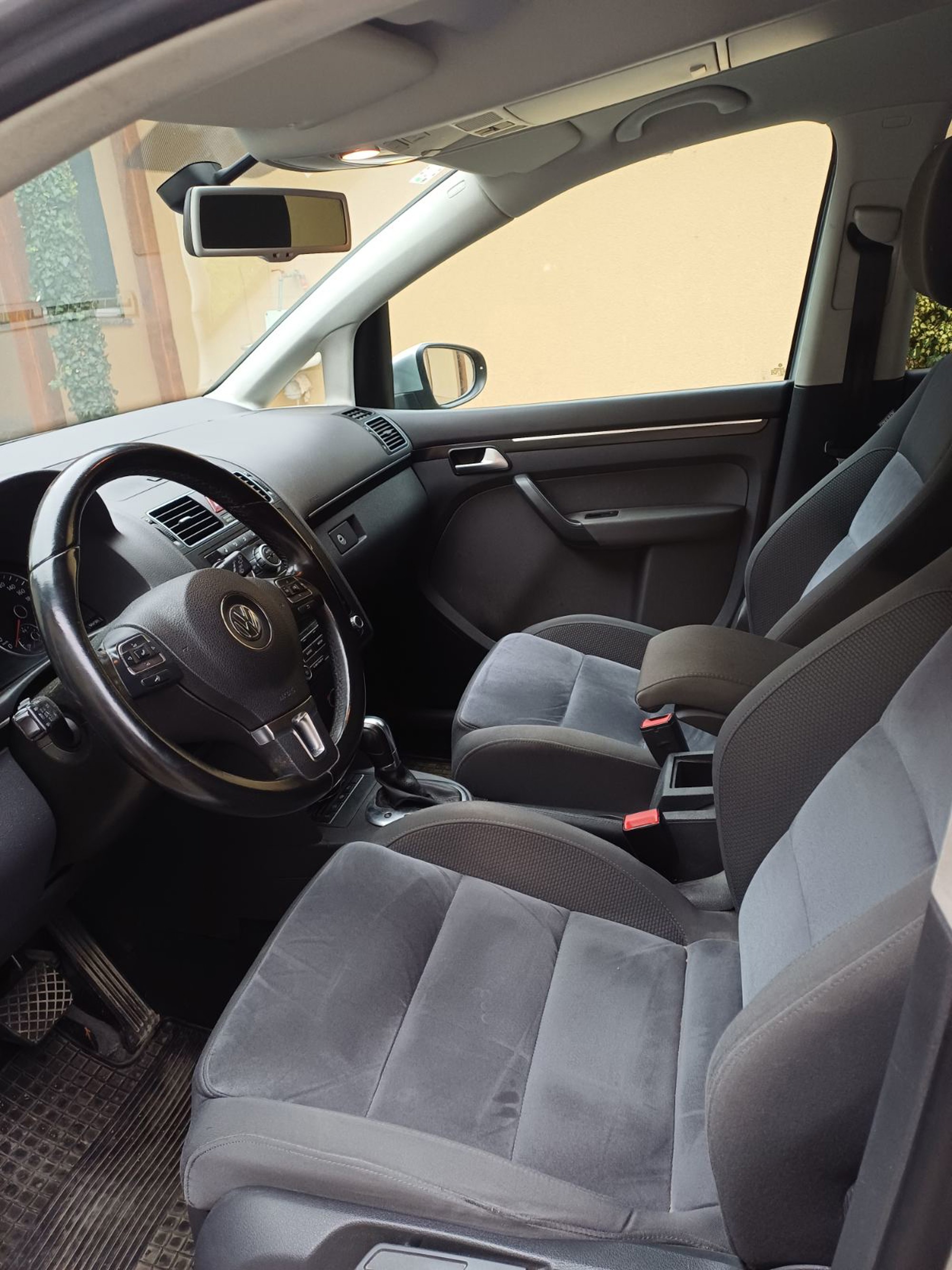 VW TOURAN 1.6 TDI, fotografija 4