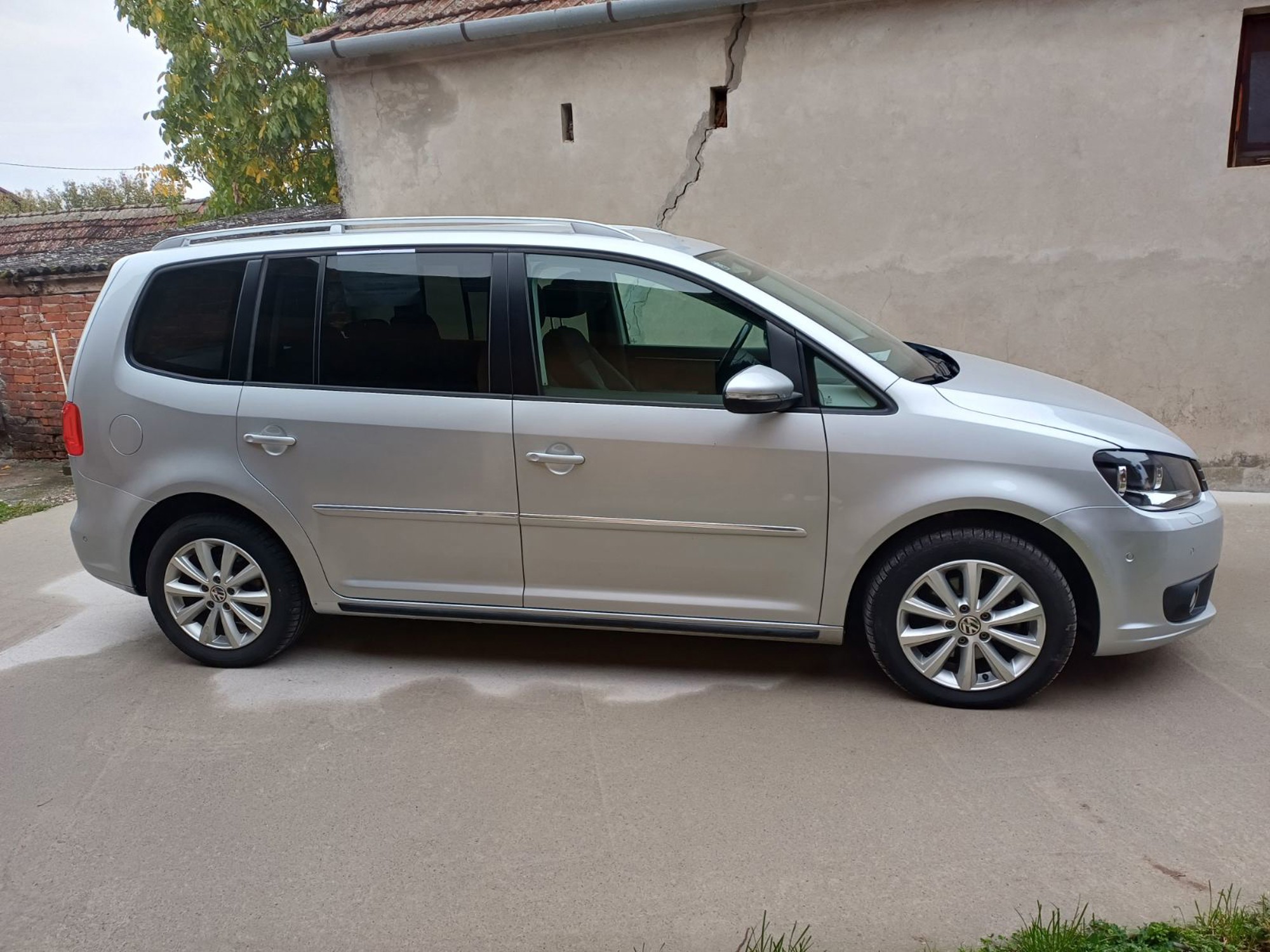 VW TOURAN 1.6 TDI, fotografija 6