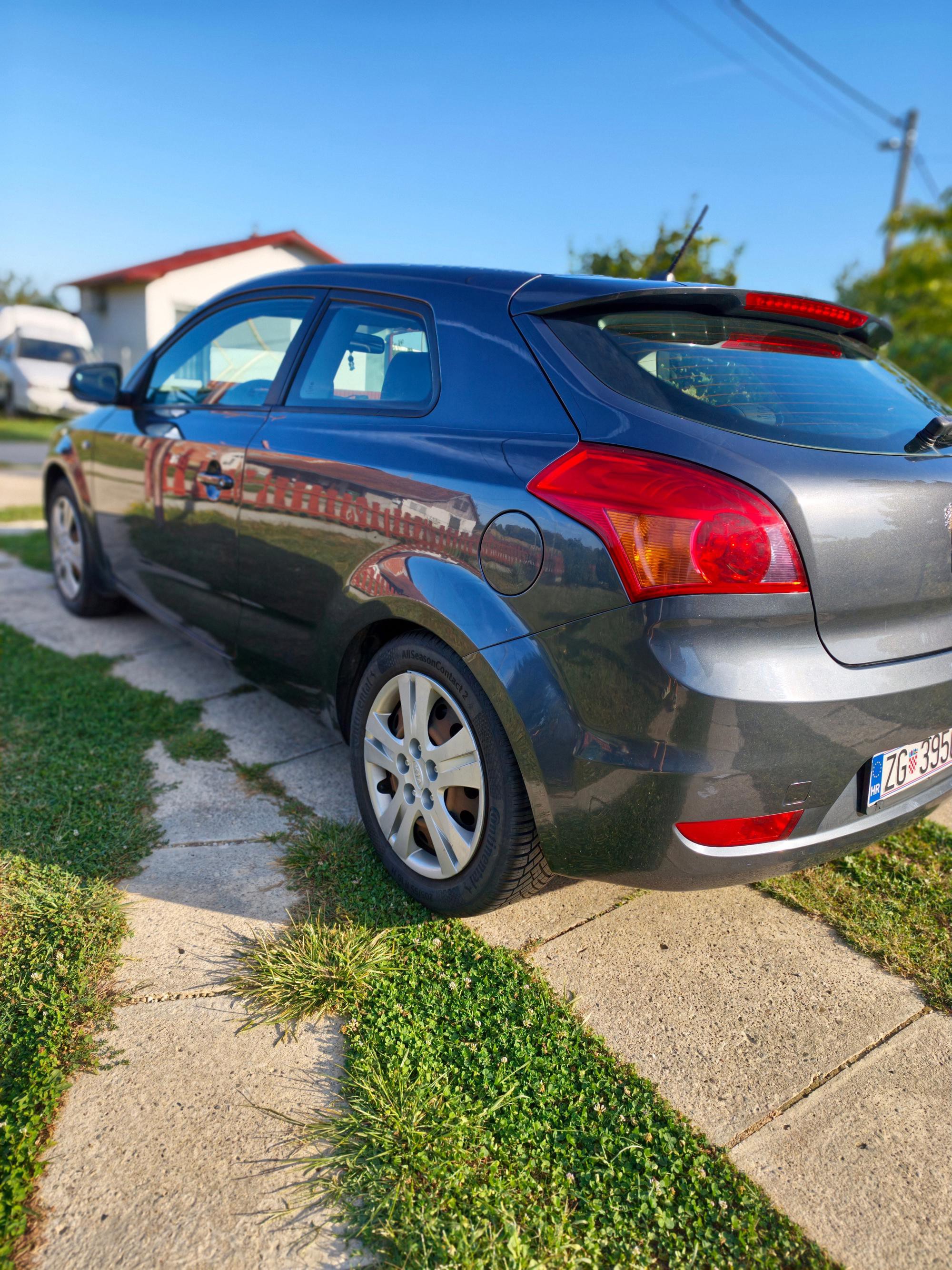 KIA PROCEED 1.6 CRDi, fotografija 3