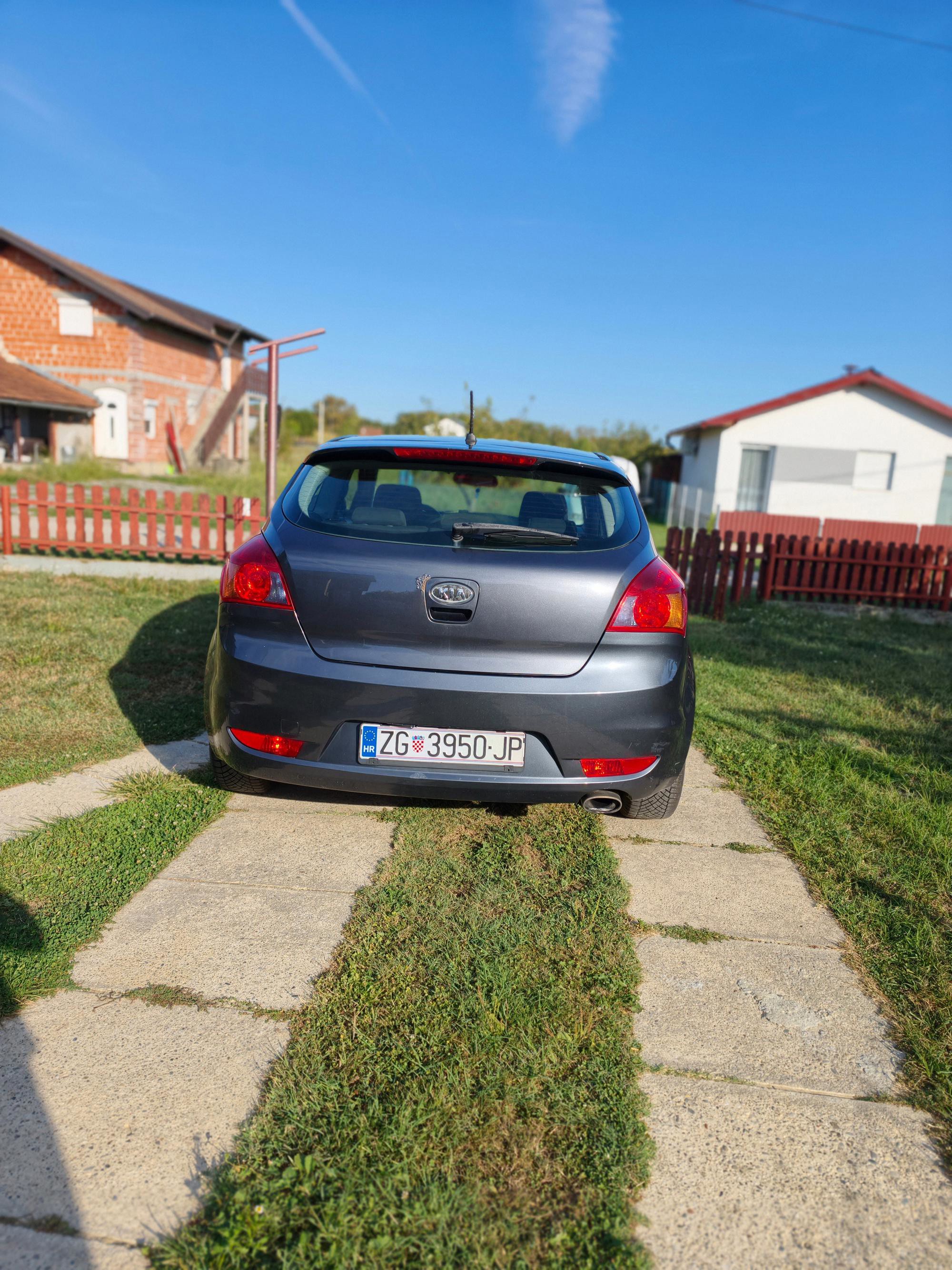 KIA PROCEED 1.6 CRDi, fotografija 4