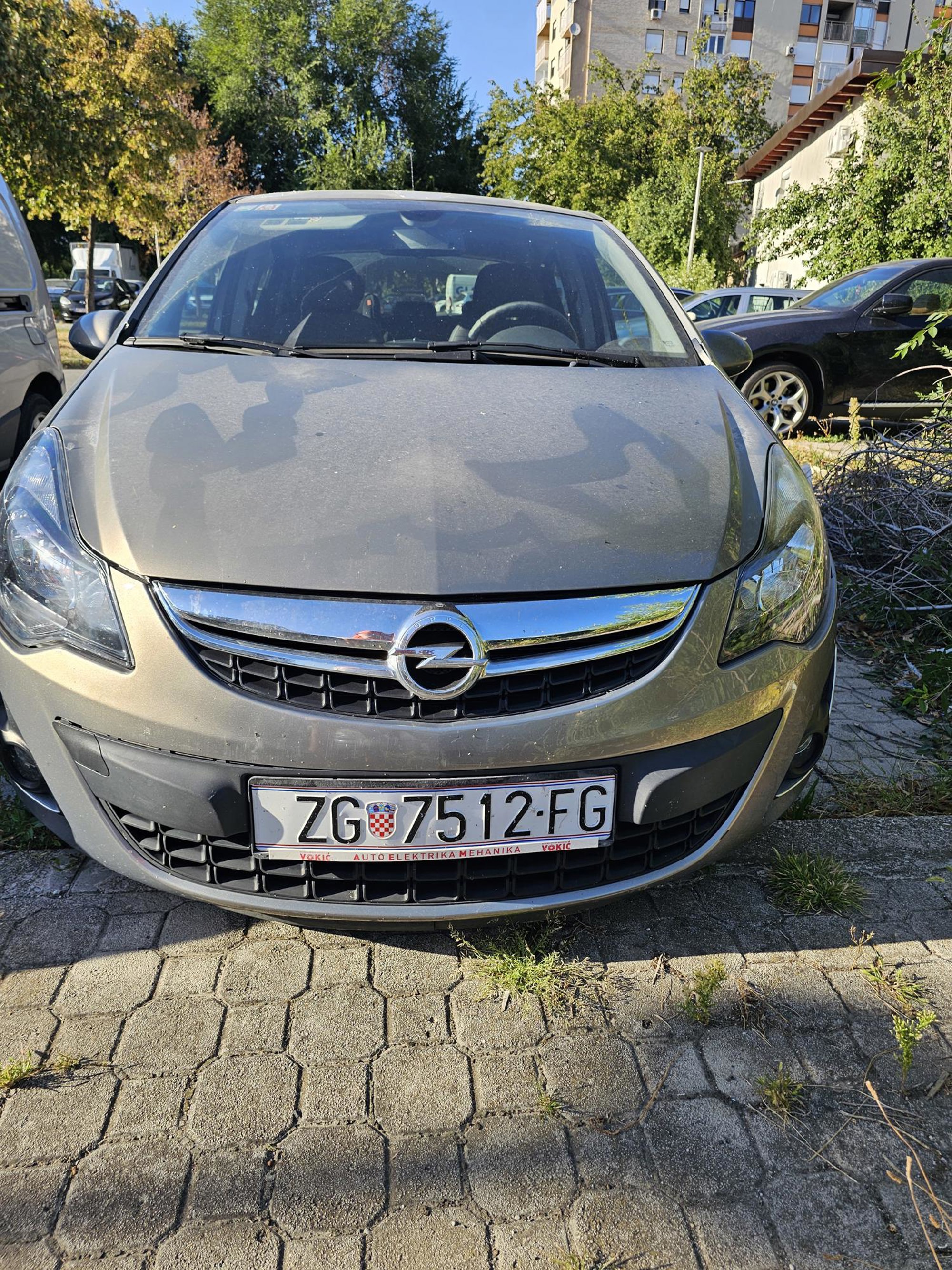 Opel Corsa 1.4 benzin, fotografija 2