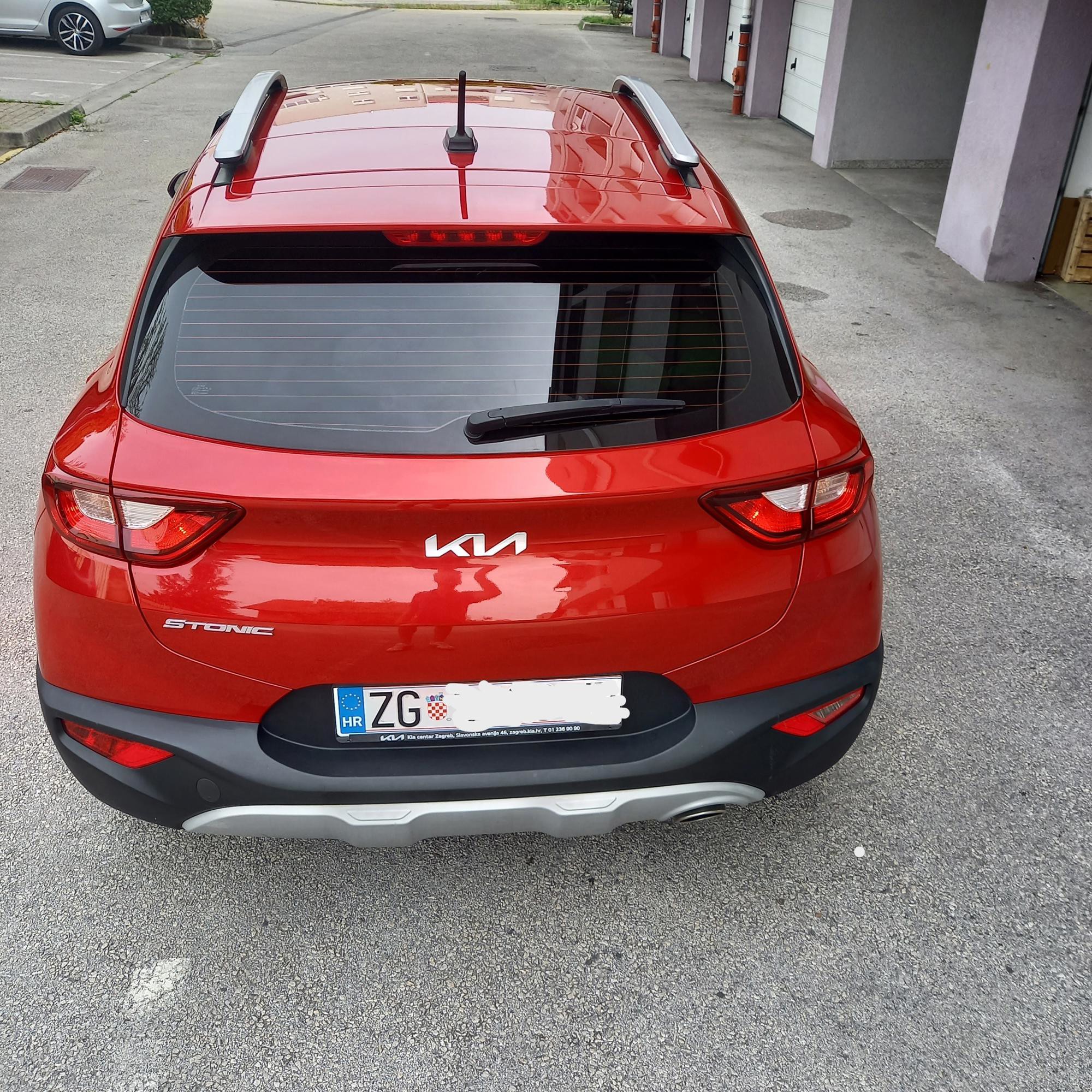 KIA Stonic 1.2 LX Fun (2023) – 1. vlasnik, HR auto, TVORNIČKO JAMSTVO DO 2030!, fotografija 4