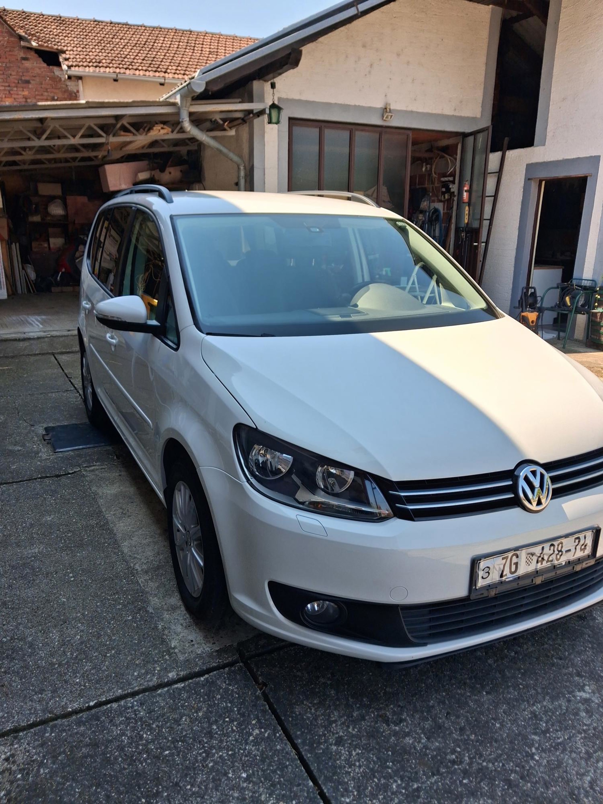VW Touran 2.0 TDI (2013.) – 158.000 km, REG. do 8.27. VELIKI SERVIS, NOVE GUME, KLIMA, , fotografija 2