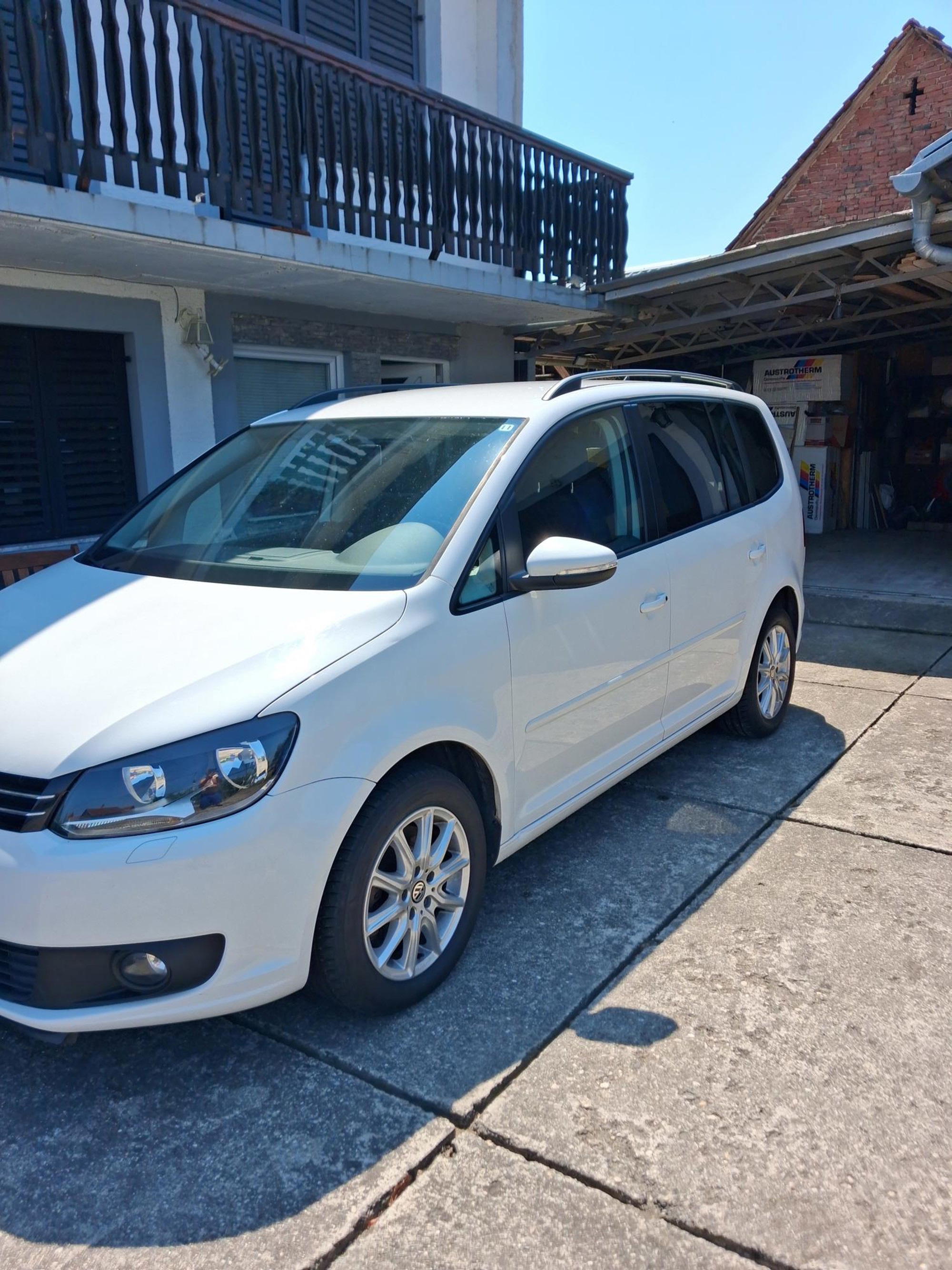 VW Touran 2.0 TDI (2013.) – 158.000 km, REG. do 8.27. VELIKI SERVIS, NOVE GUME, KLIMA, , fotografija 3