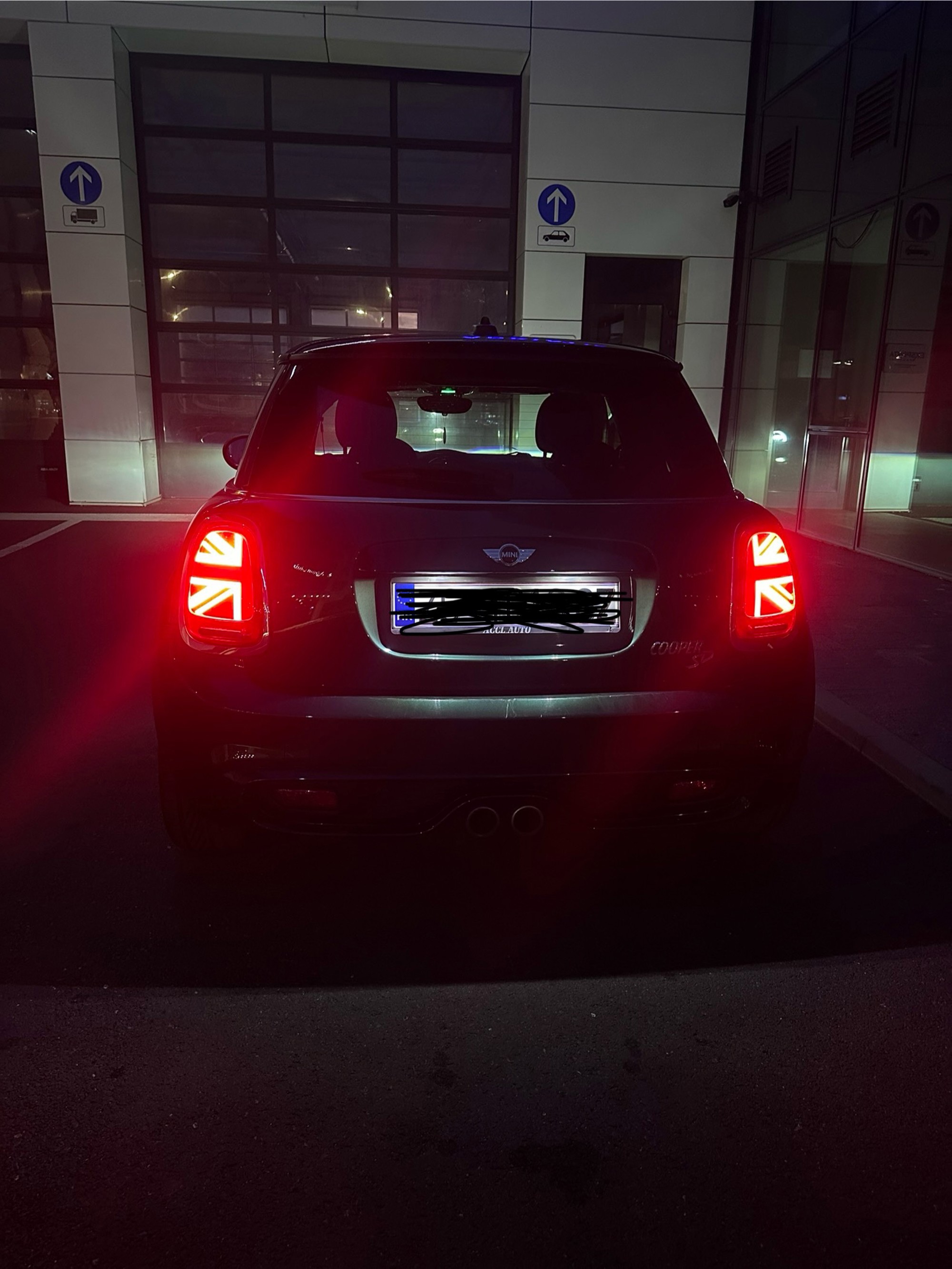 MINI Cooper SD, TOP stanje, zimske i ljetne gume, reg do 02/27, fotografija 4