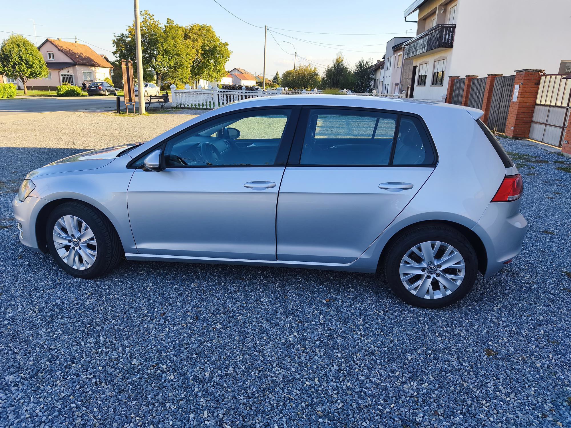 Prodajem Golf 7 VII 1.6 TDI, fotografija 2