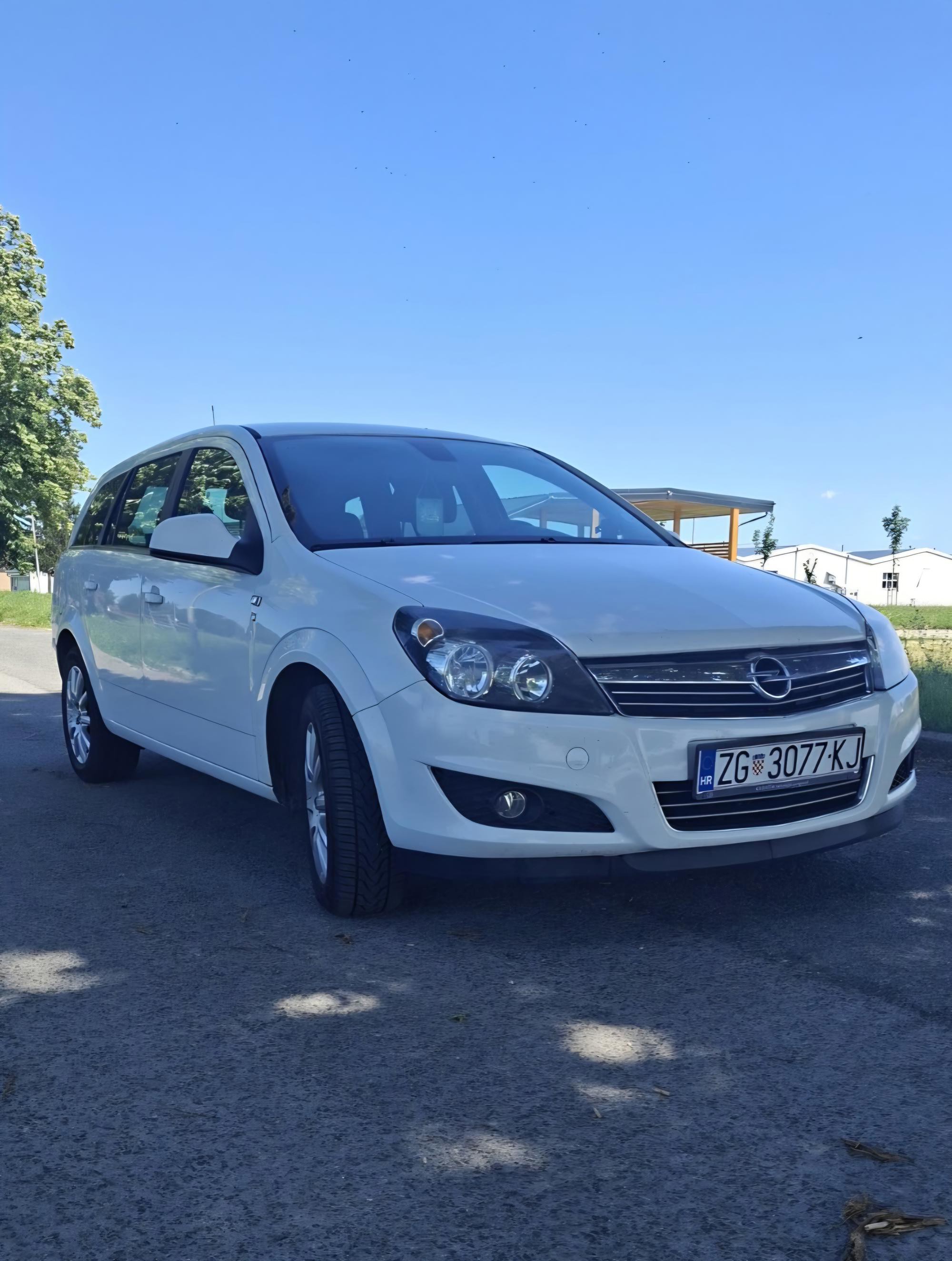 ✅Opel Astra H 1.7 cdti 110ks//REGA GOD. DANA//VELIKI+MALI SERVIS//KLIMA//TEMPOMAT//ODLIČNO STANJE, pogled izvana - slika 2