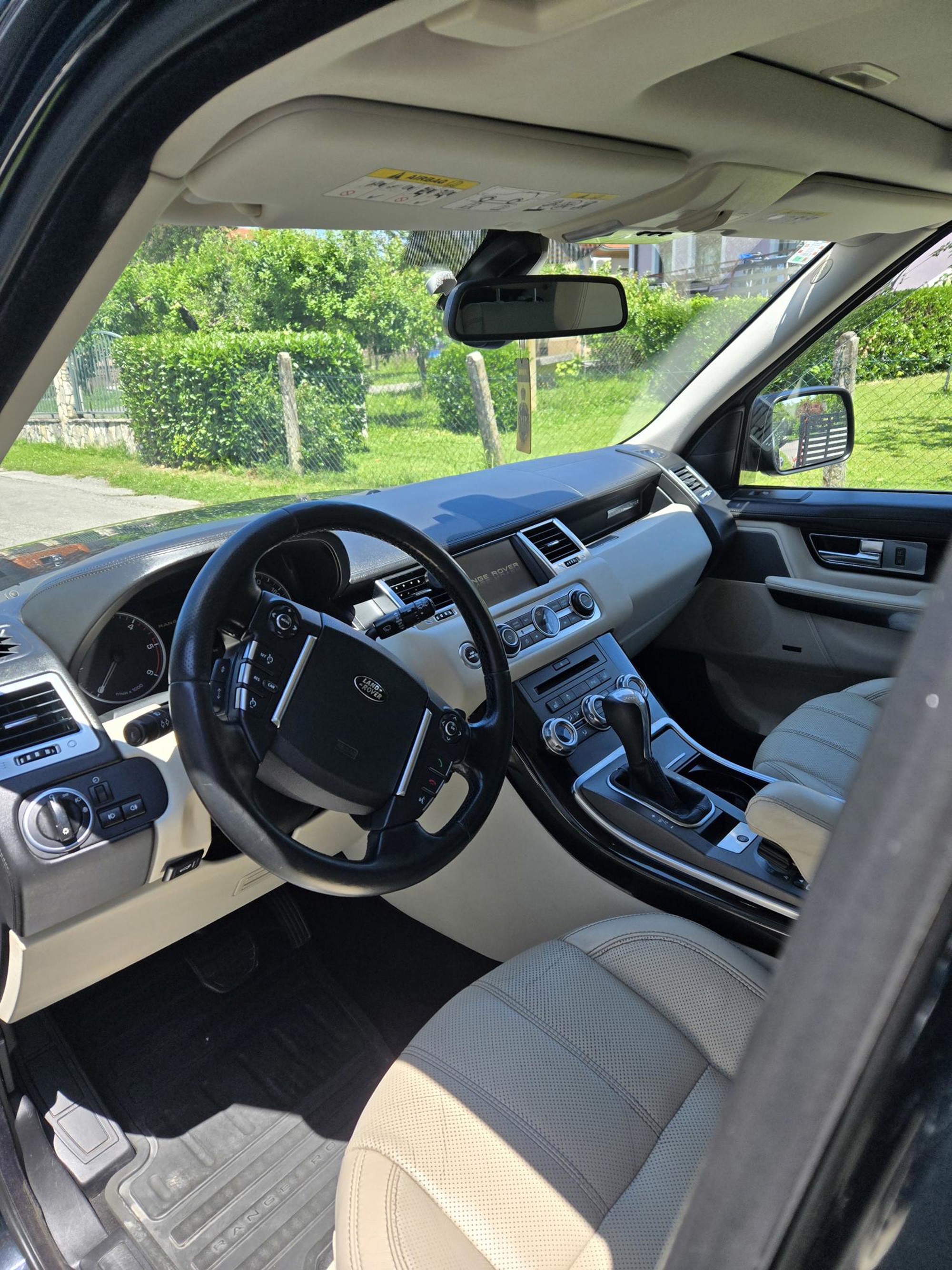 Land Rover Range Rover Sport 2011. god, 4x4, automatik, dvozonska klima, kamera, fotografija 3