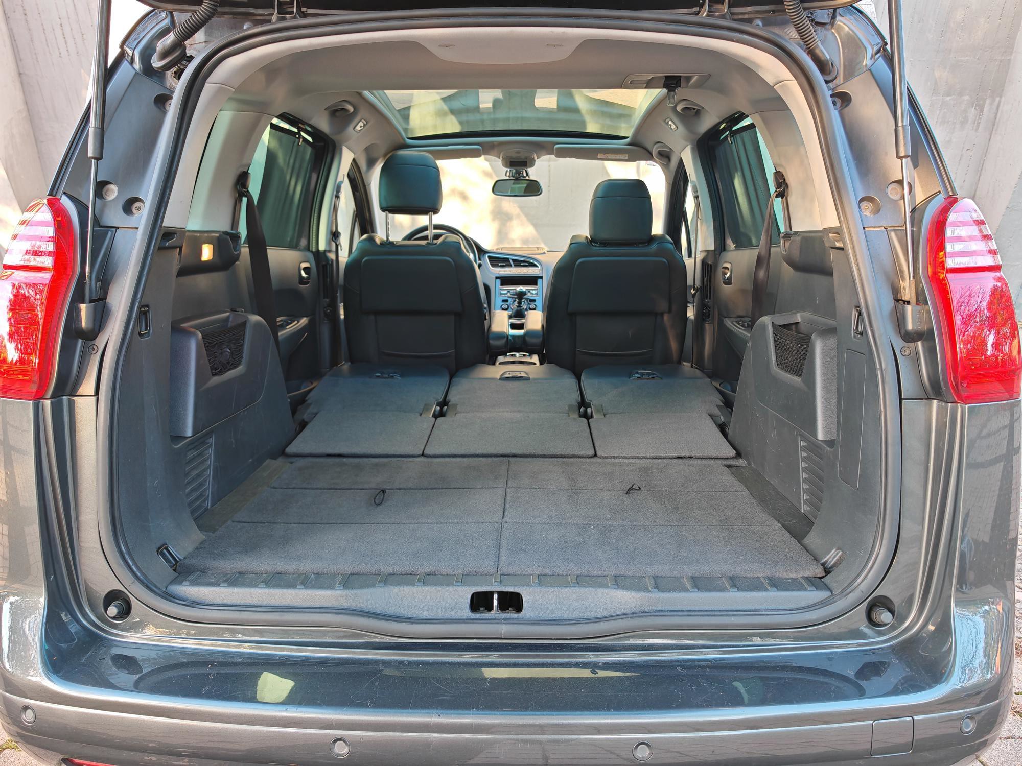 Peugeot 5008 2,0 BlueHDi Allure 3x isofix | servisna | Pano | xenon, fotografija 10
