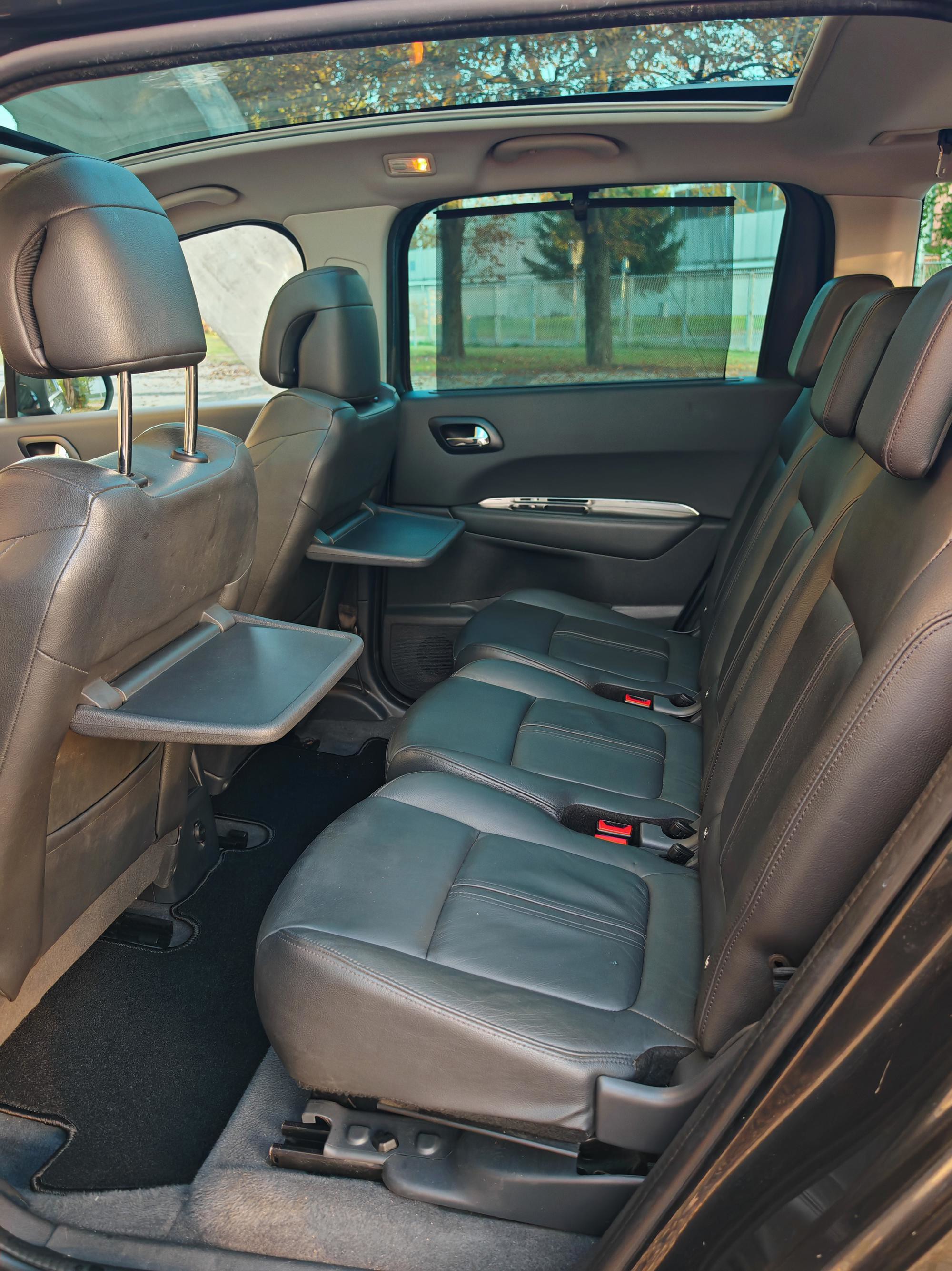 Peugeot 5008 2,0 BlueHDi Allure 3x isofix | servisna | Pano | xenon, fotografija 11