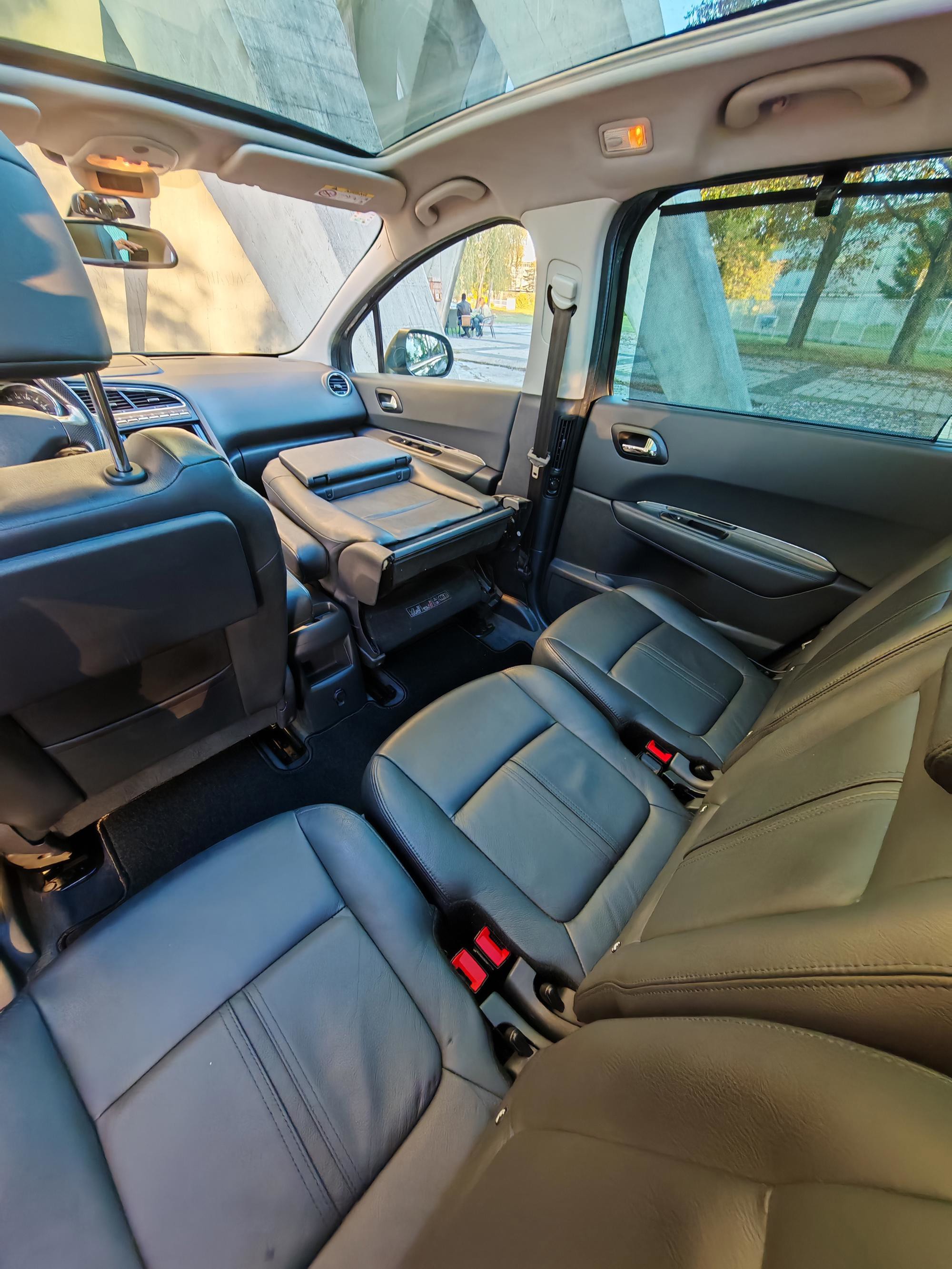 Peugeot 5008 2,0 BlueHDi Allure 3x isofix | servisna | Pano | xenon, fotografija 8