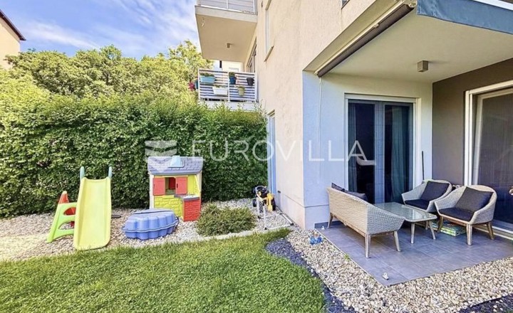 Rijeka, Srdoči trosoban stan 62 m² s velikom okućnicom