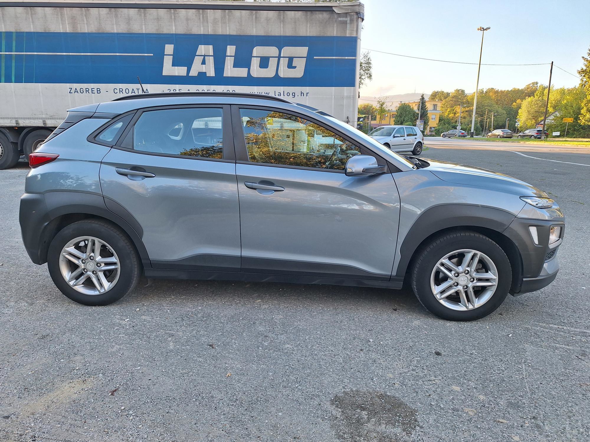 Hyundai Kona 2018. god, klima, aluminijski naplatci, parking kamera, fotografija 4