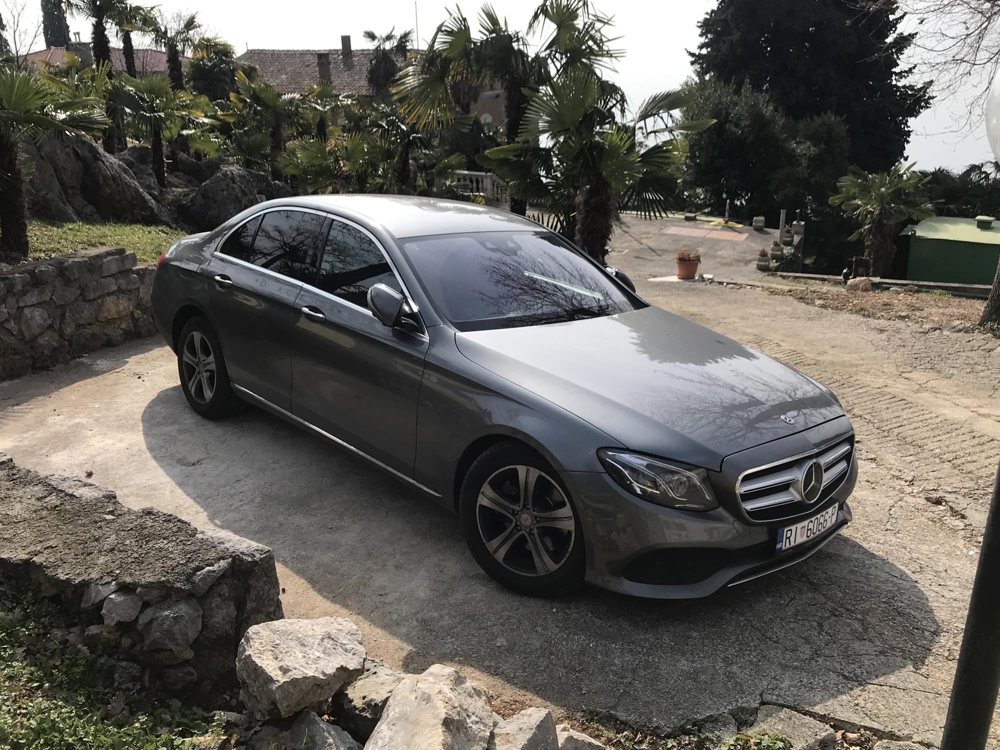 Mercedes E 250 RADAR-KAMERA 360-KUKA-MEMORY-BURMASTER-WIDESCREEN-GARANCIJA-AUTO JE U PDV-, fotografija 3