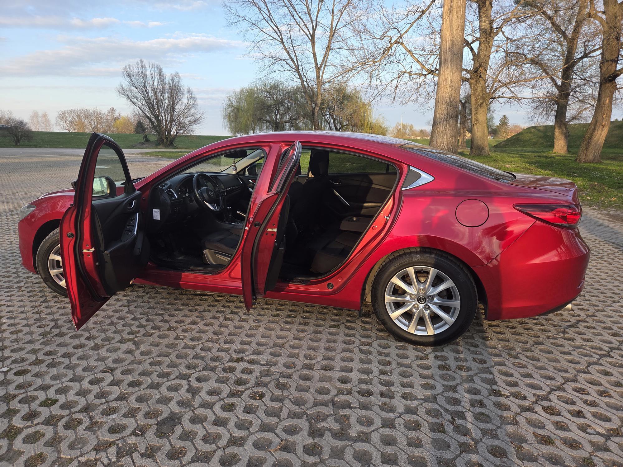 Mazda 6 2.2 D Skylease+, 2015.god., fotografija 1