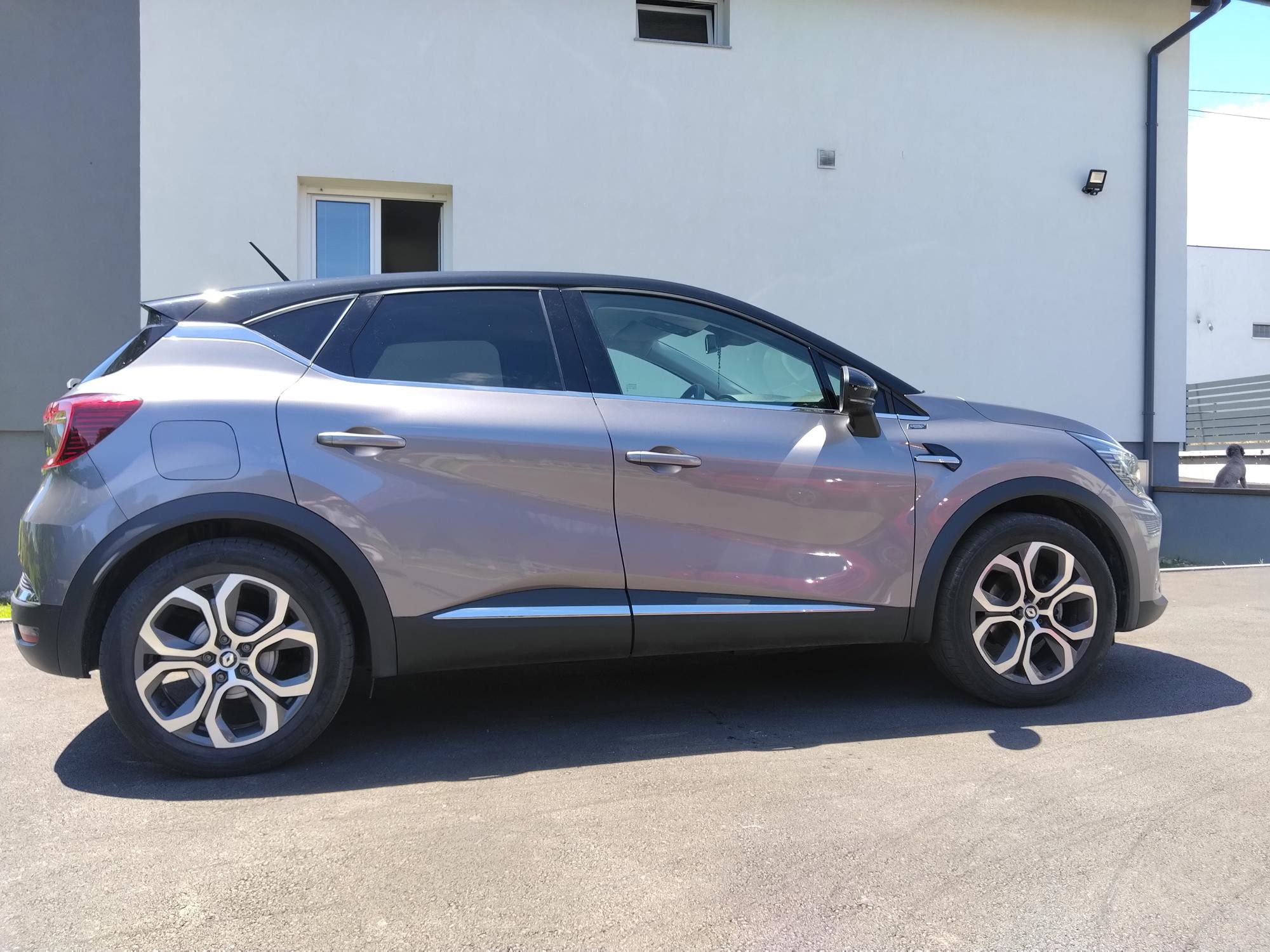 Renault Captur 2021. god – Automatik, kuka za vuču, parking kamera, jedan vlasnik, fotografija 3