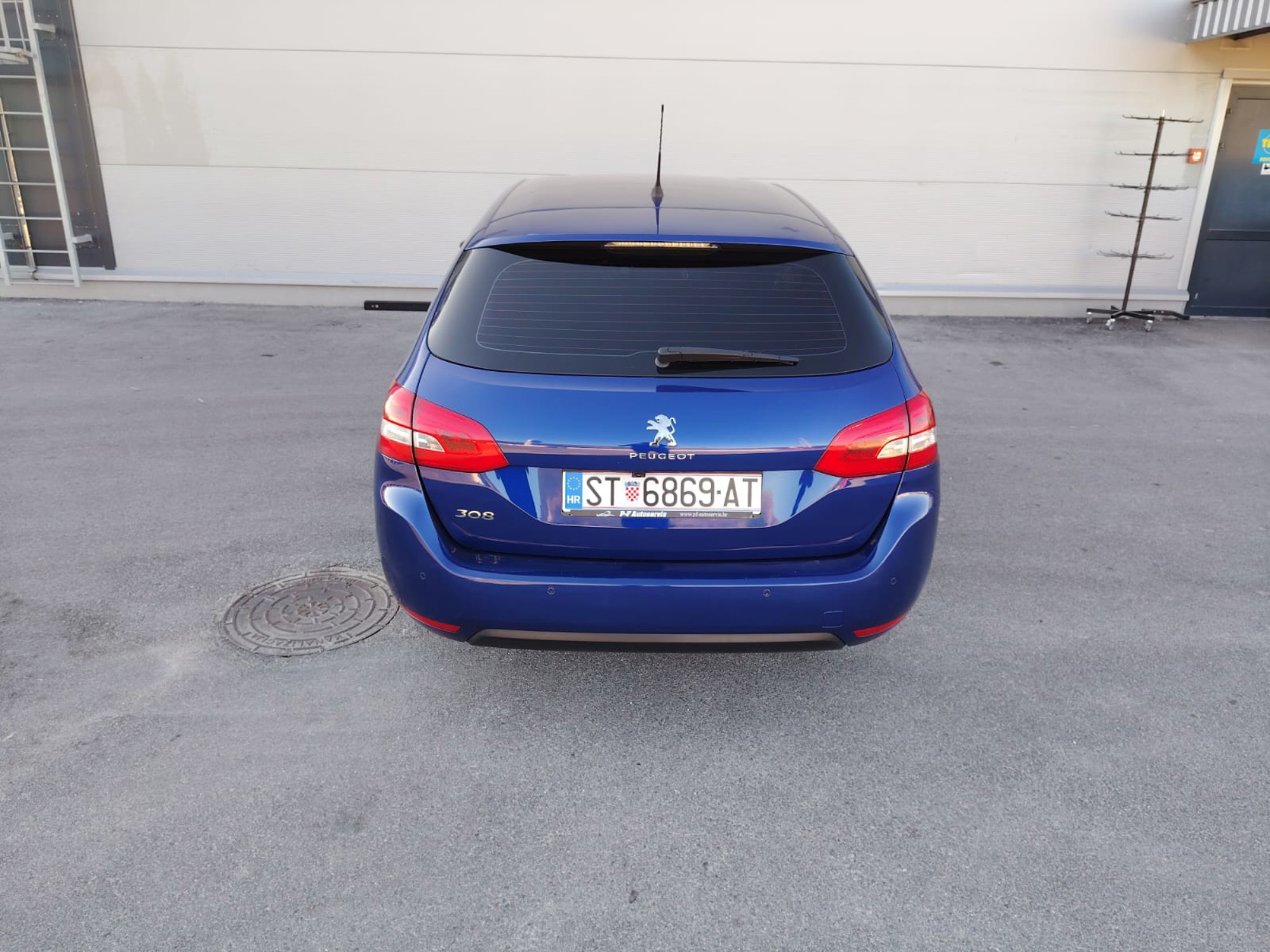 Peugeot 308 SW 1.5 BlueHDi • 97.000 km •Veliki servis-8mm- CarVertical-nove gume, fotografija 7