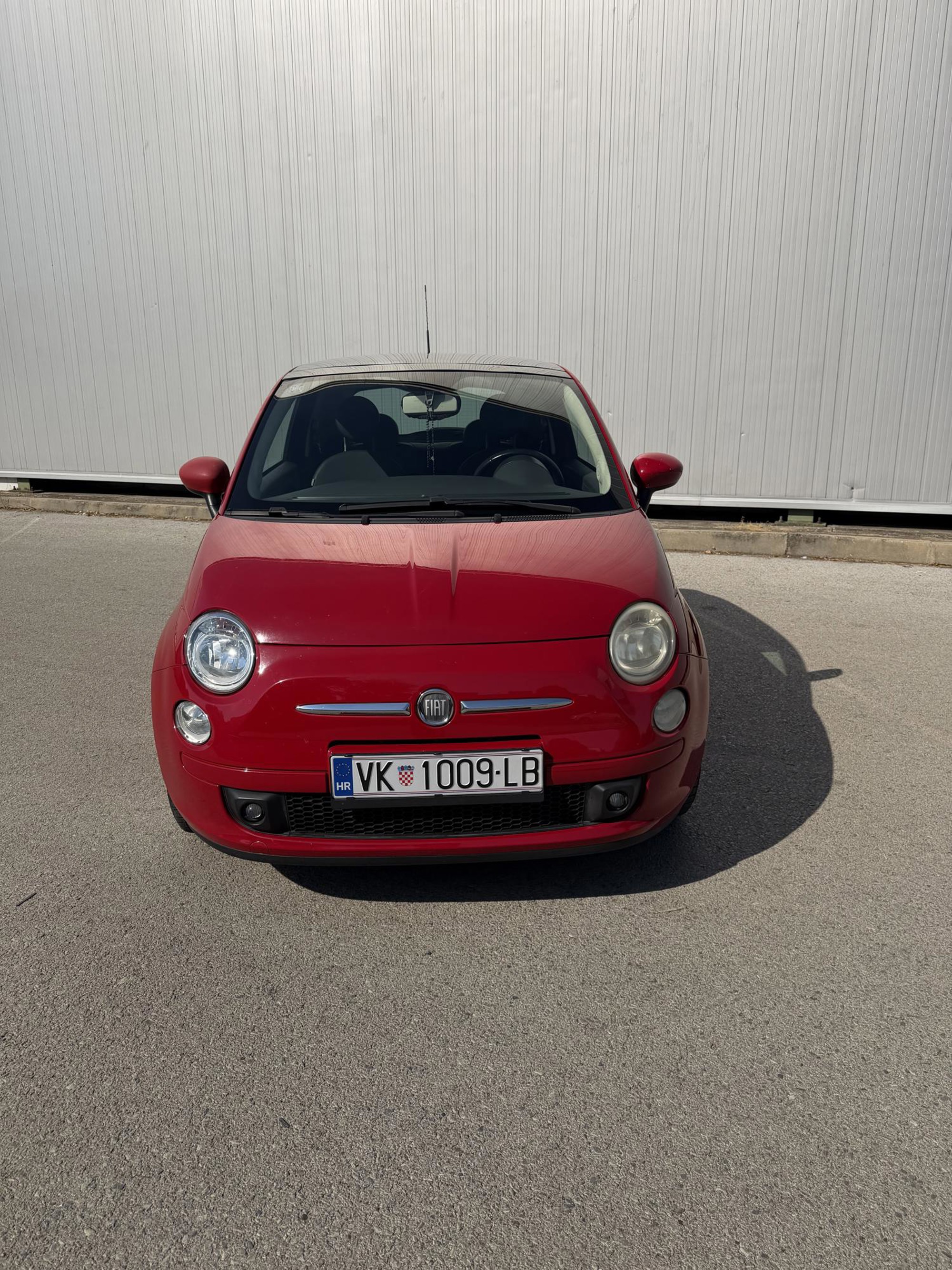 🚗 FIAT 500 1.2 BENZIN – PANORAMA – KLIMA – REGISTRIRAN DO 09/2027., fotografija 2