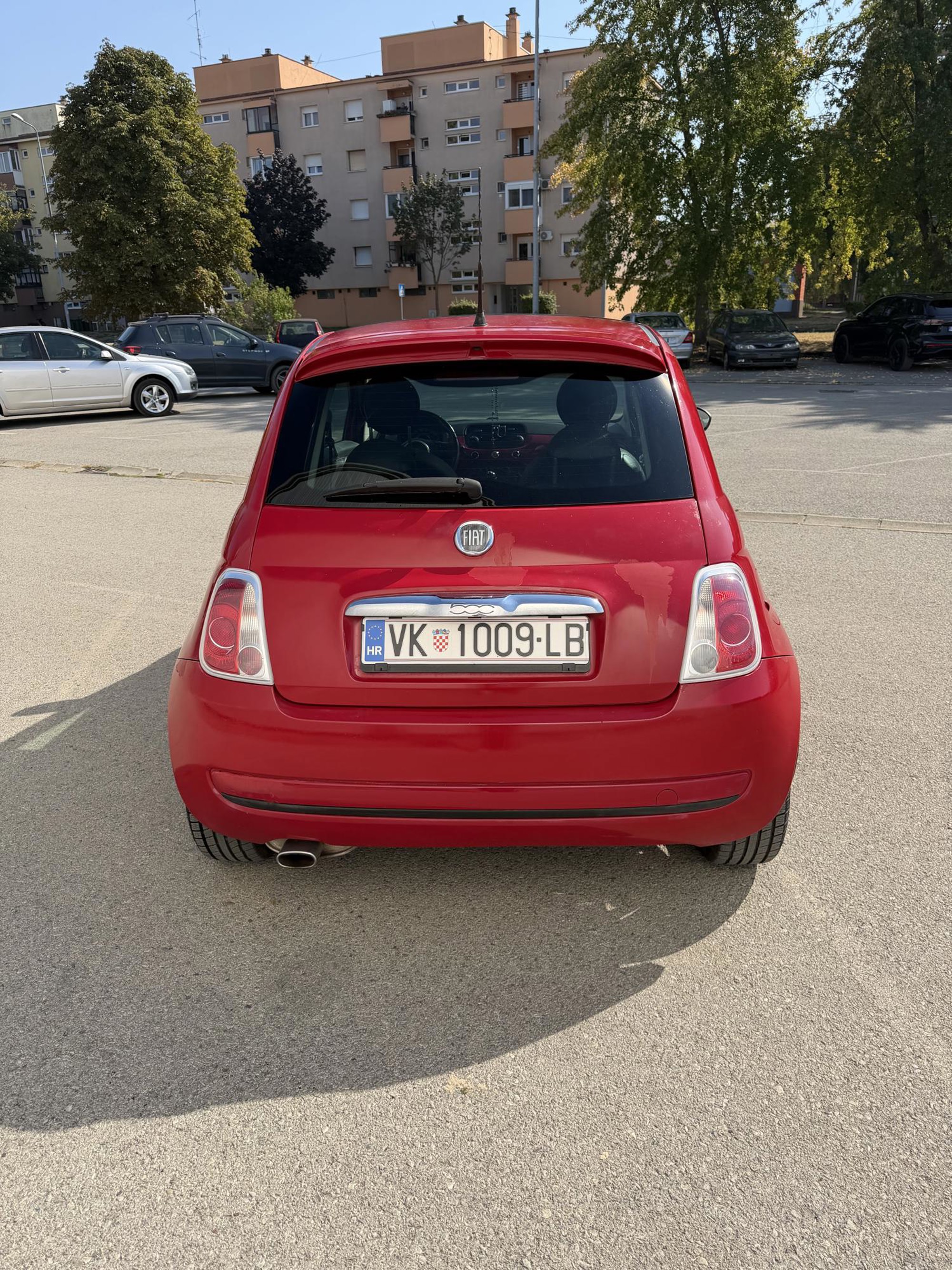 🚗 FIAT 500 1.2 BENZIN – PANORAMA – KLIMA – REGISTRIRAN DO 09/2027., fotografija 3