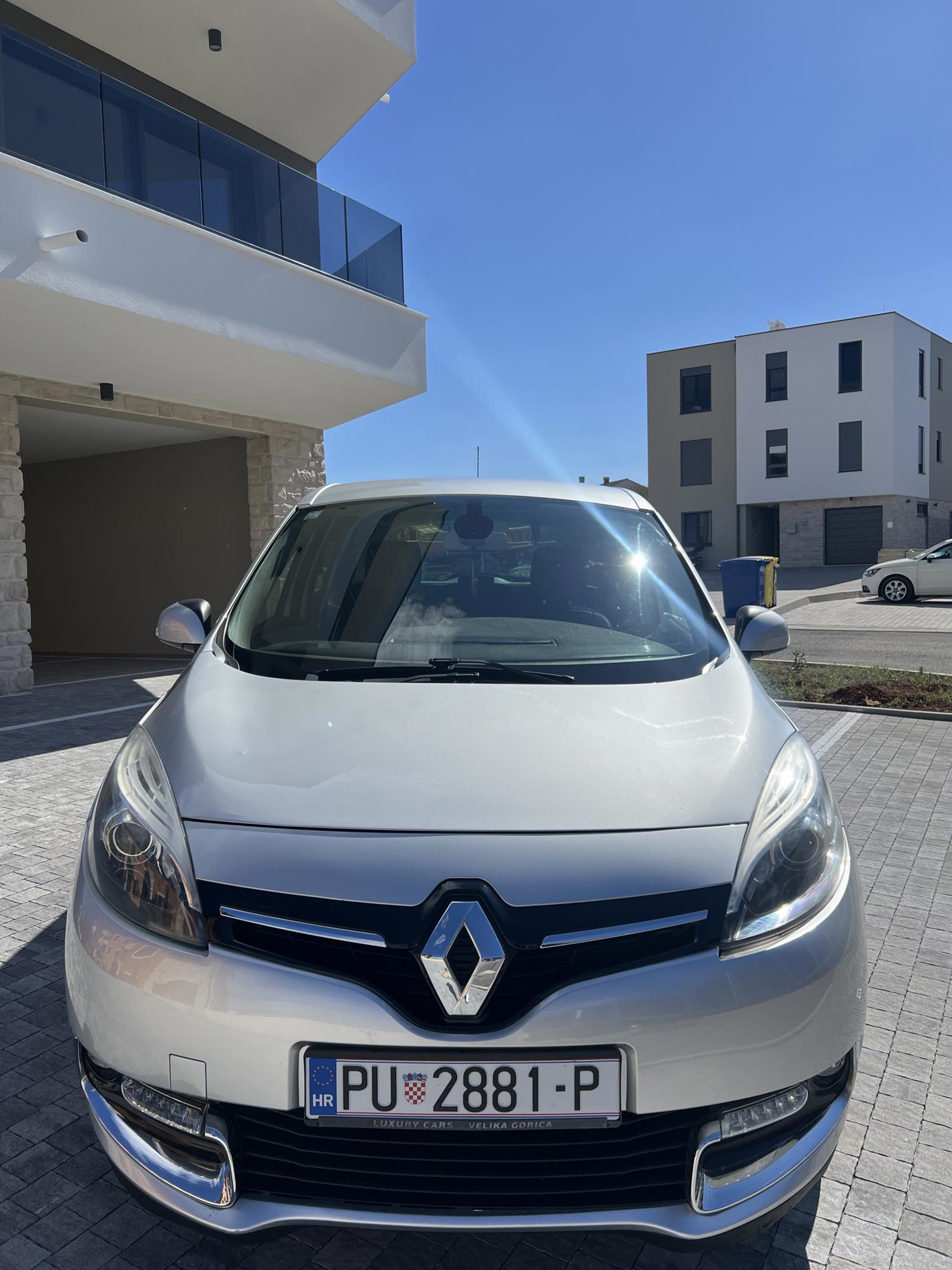 Renault Scénic 1.5 dCi 110 Business Energy – R-Link, Navi, Hands-Free, Polukoža, Automatska klima, fotografija 2