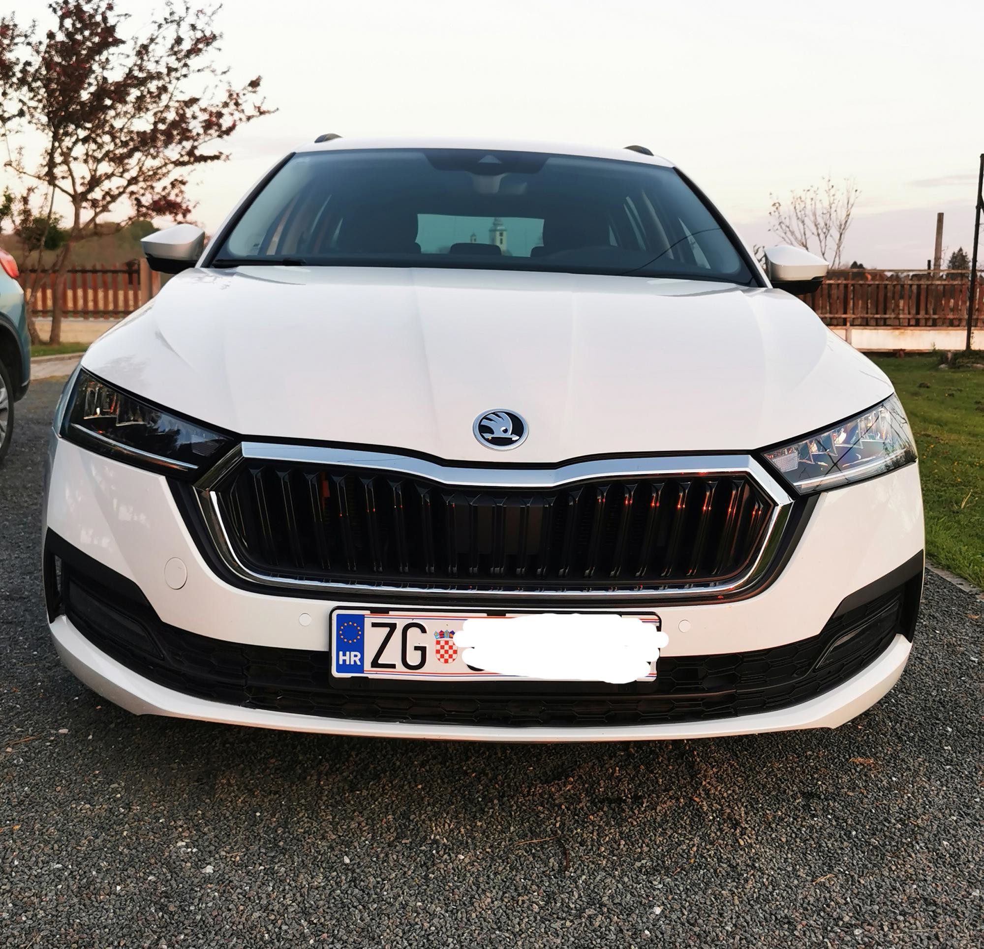 Škoda Octavia combi 2.0 tdi DSG, povoljno, fotografija 2