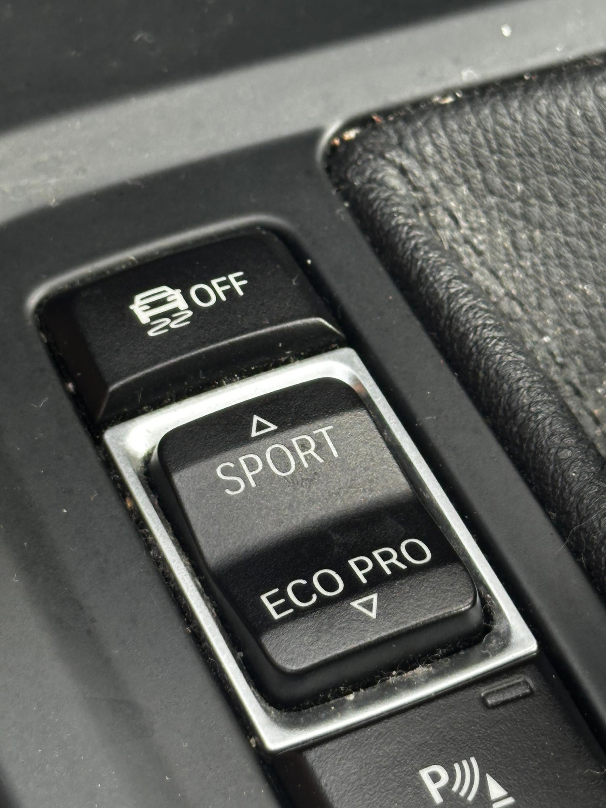 BMW X1 sDrive18d automatik, prvi vlasnik, original krovni nosači, original nosači za bicikle, pogled izvana - slika 4