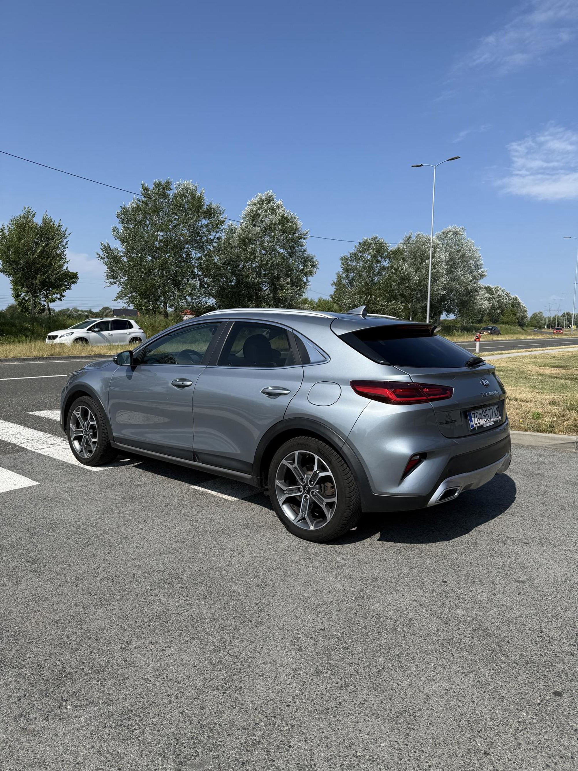 Kia X-Cee'd 2020. god – 1 vlasnik, servisna povijest, kožna sjedala, LED, pogled izvana - slika 3