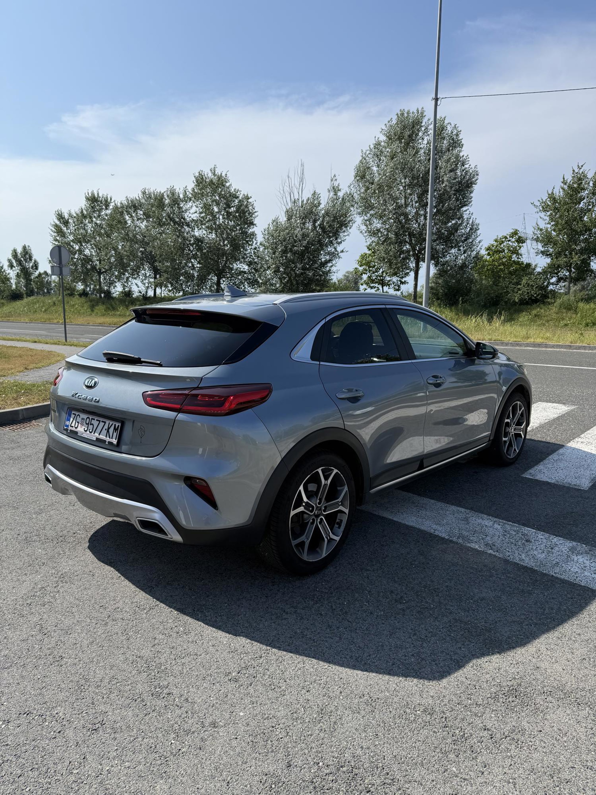 Kia X-Cee'd 2020. god – 1 vlasnik, servisna povijest, kožna sjedala, LED, pogled izvana - slika 4