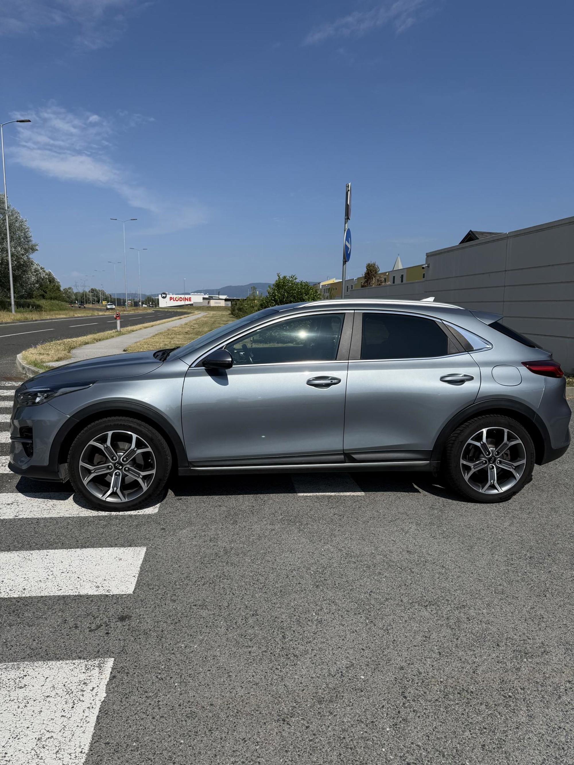 Kia X-Cee'd 2020. god – 1 vlasnik, servisna povijest, kožna sjedala, LED, pogled izvana - slika 2