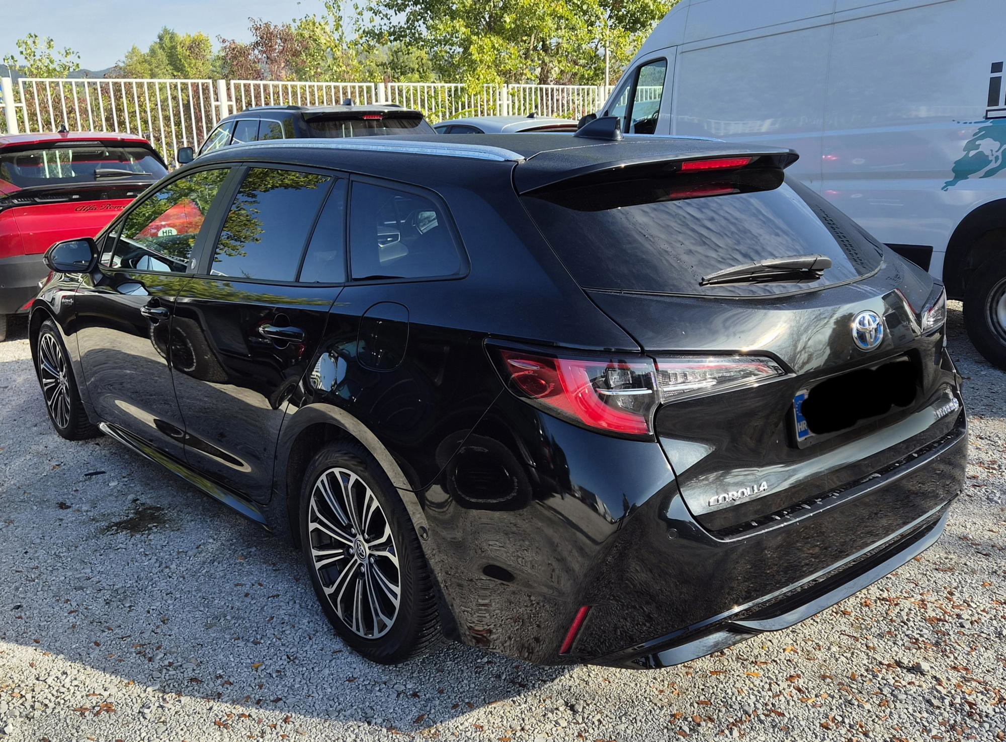Toyota Corolla 2.0 Hybrid Touring Sports D-Team, fotografija 4