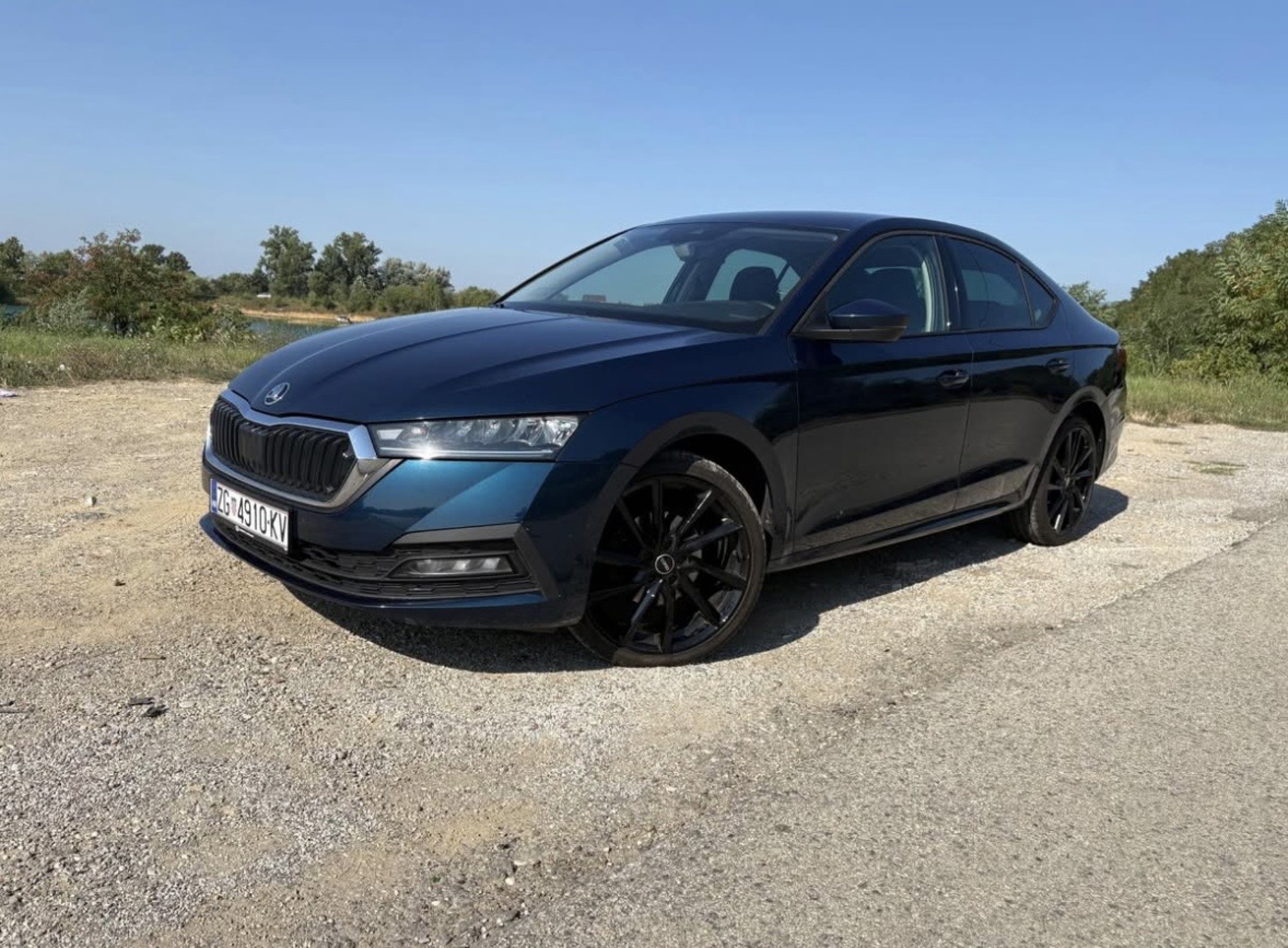 Škoda Octavia u super stanju 2022g 2.0 tdi 180000 km, pogled izvana - slika 1