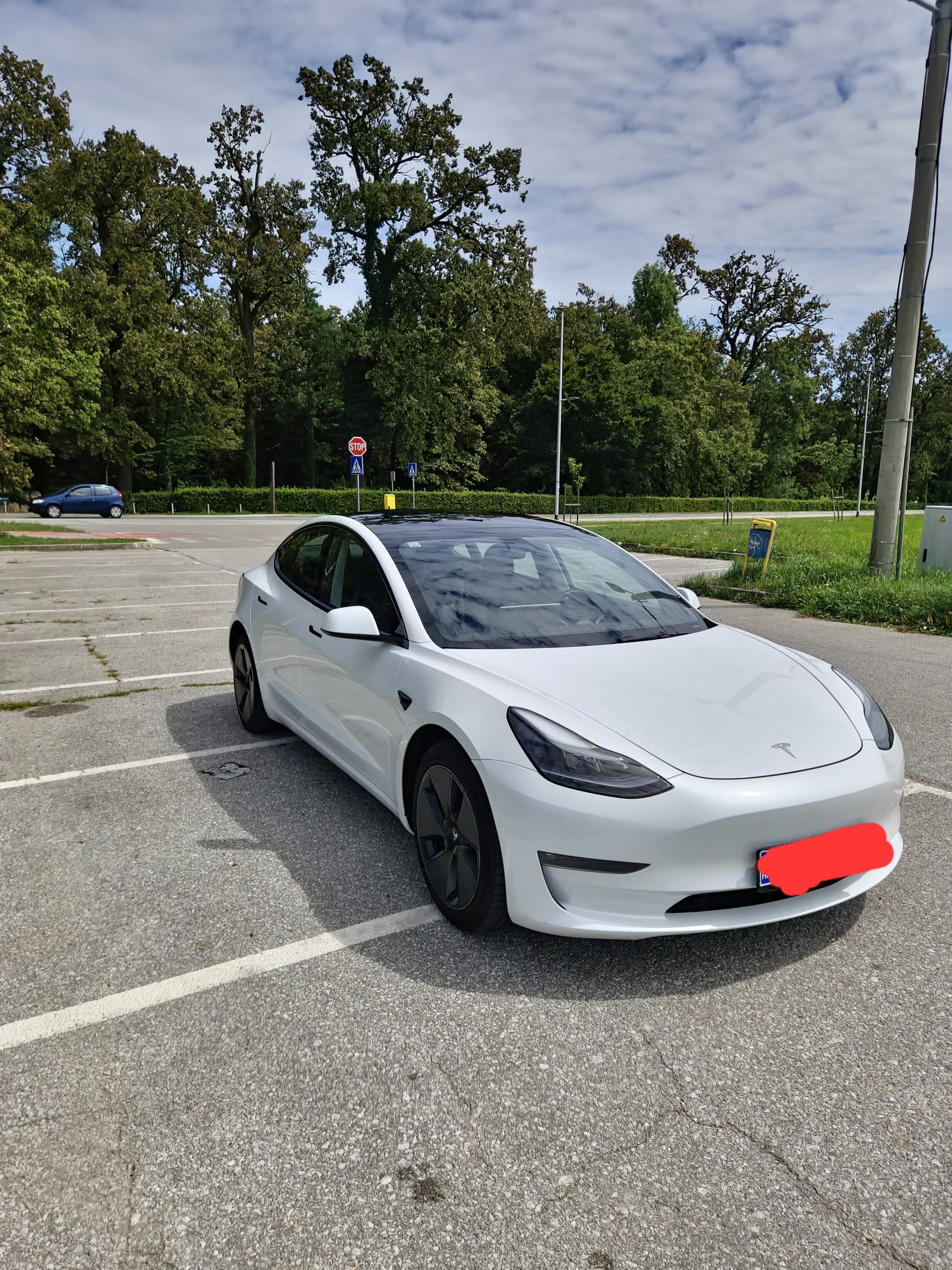 Tesla Model 3 Long Range AWD, fotografija 2