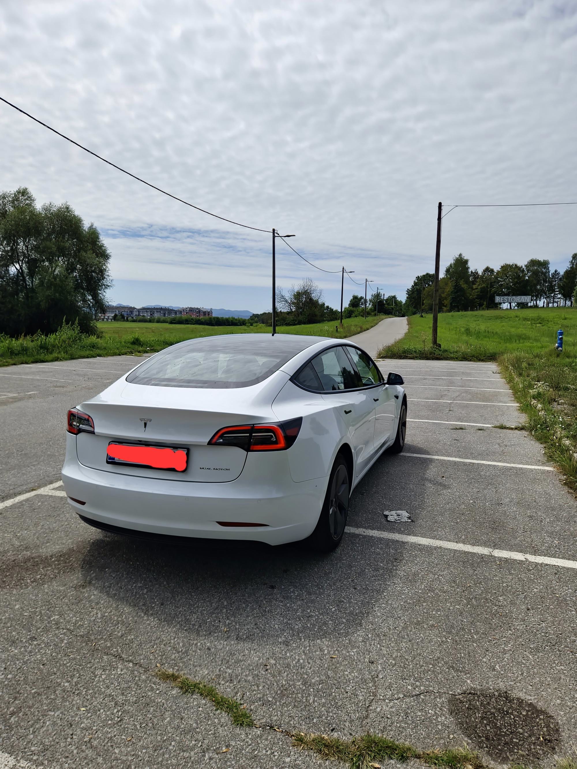 Tesla Model 3 Long Range AWD, fotografija 3