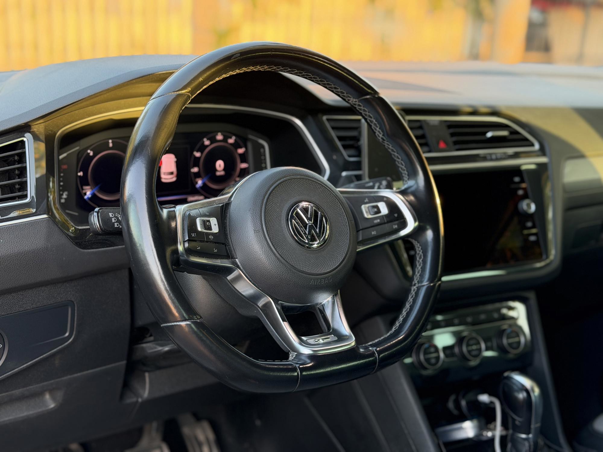 VW TIGUAN R-LINE 2019, fotografija 3