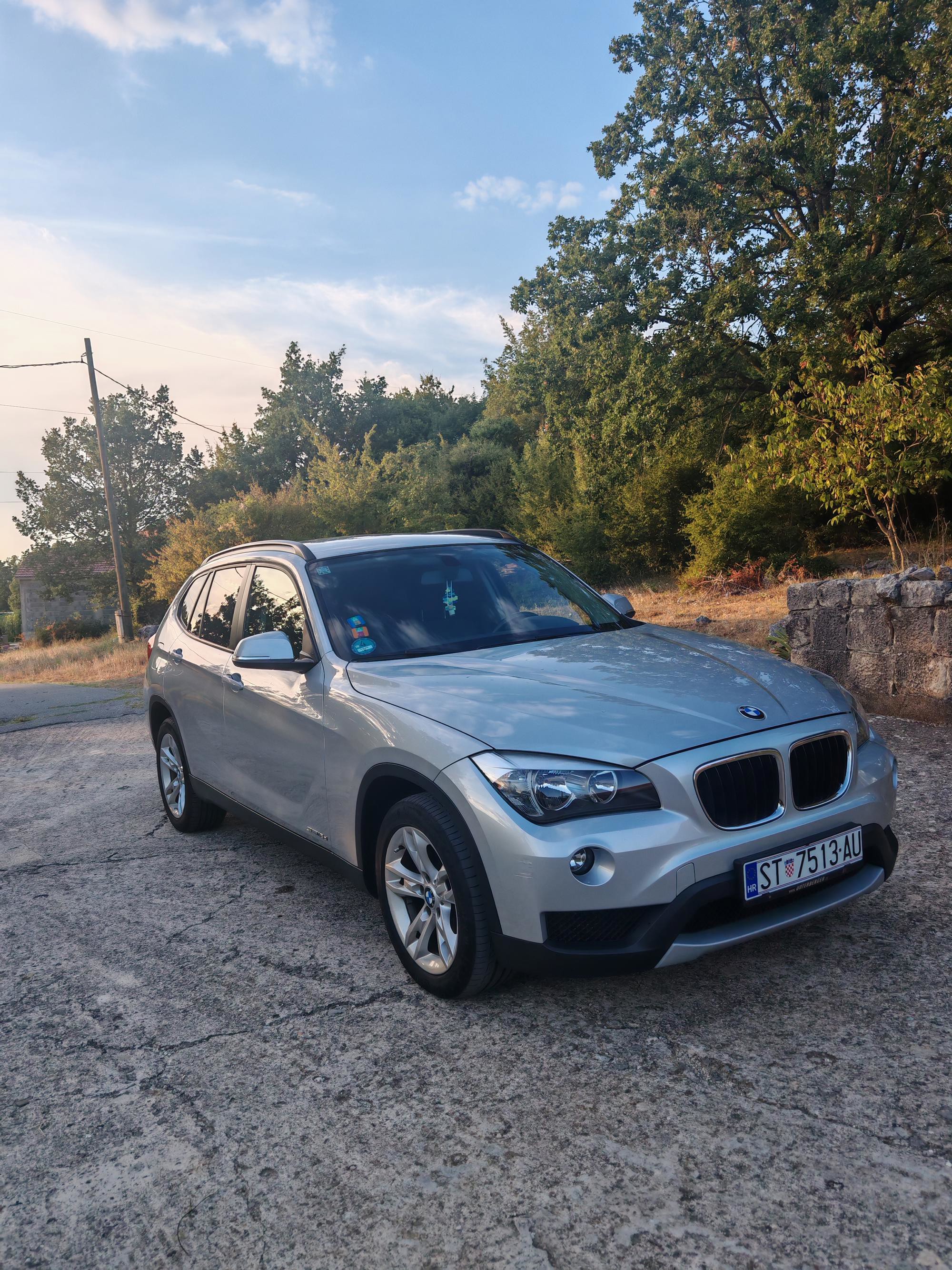 BMW X1 sDrive 16 D registriran do 09/2027, fotografija 2