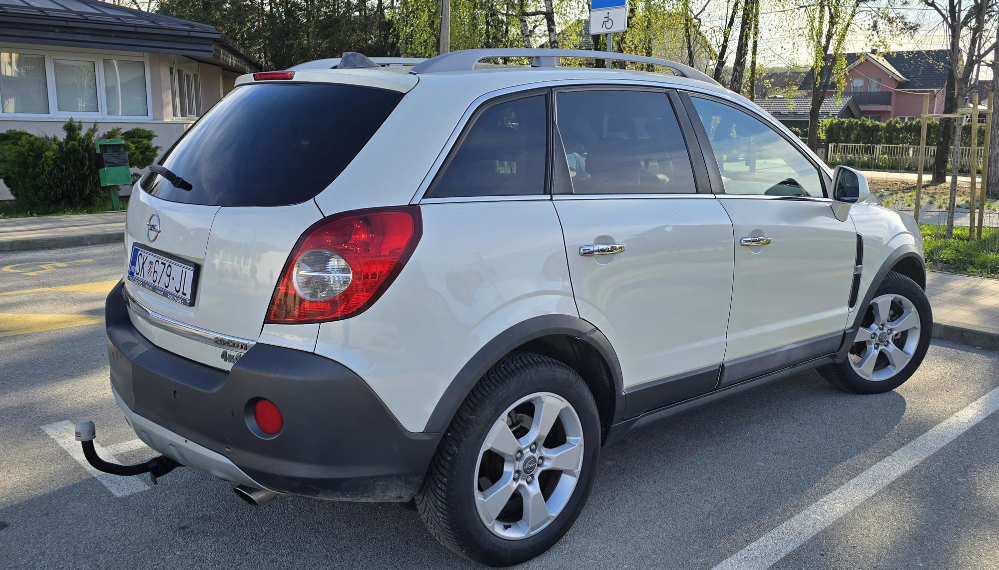 Opel Antara AWD 2,0 CDTi Cosmo automatik, 4x4, kožna sjedala, kuka, fotografija 4